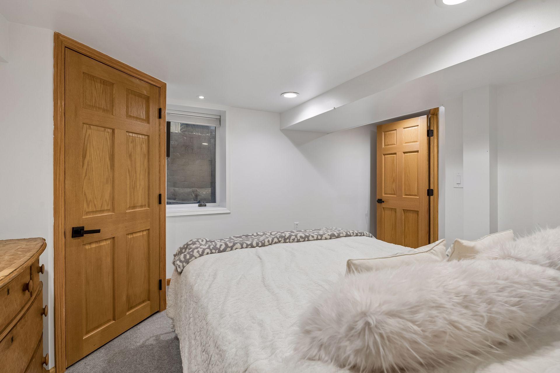 View of Residential at 2510 22nd Street, Minneapolis MN 55405, Minneapolis (35 of 55) - Mike Wilen | Minnesota Team Real Estate