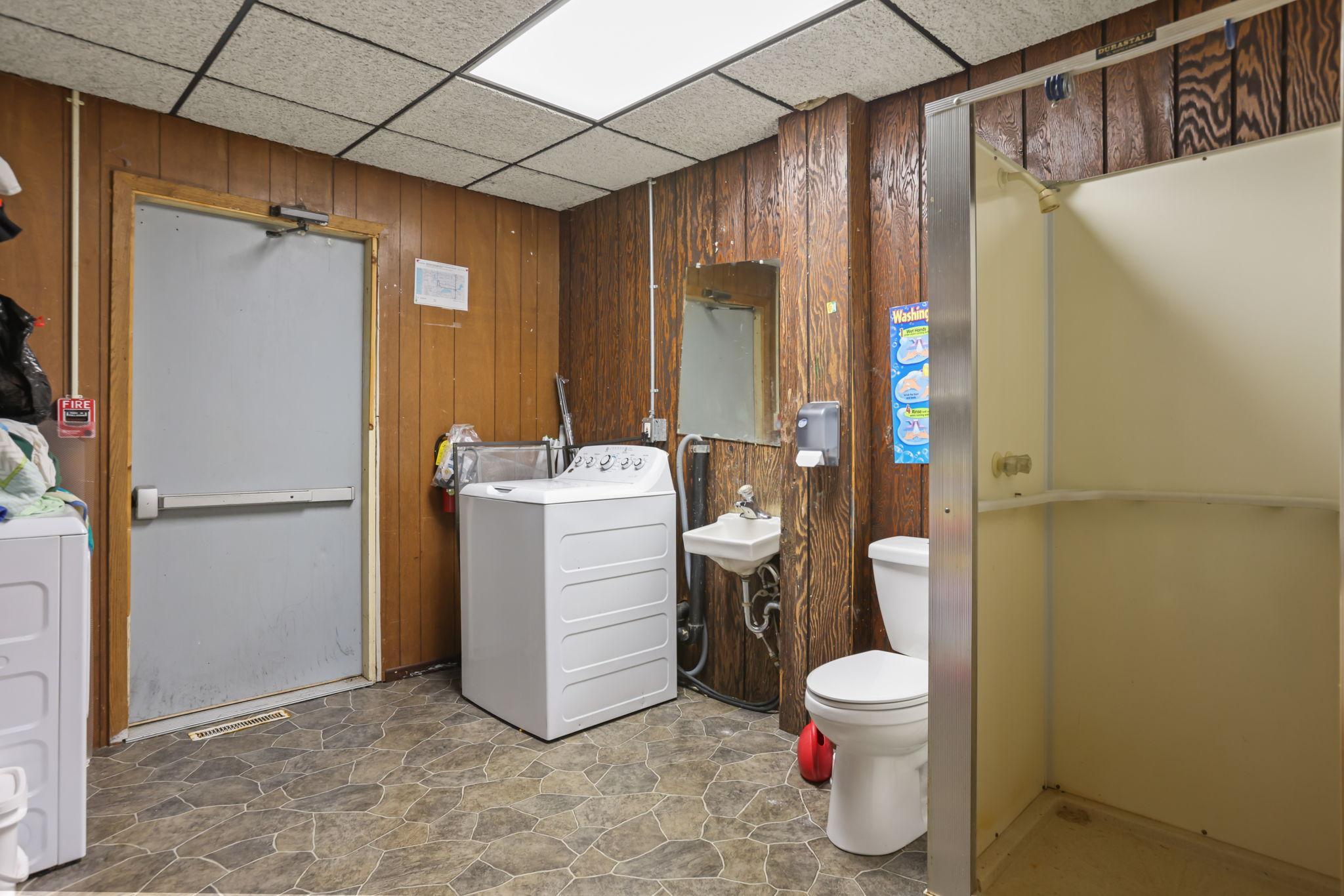 View of Commercial Sale at 4025 University Avenue, Columbia Heights MN 55421, Columbia Heights (19 of 24) - Mike Wilen | Minnesota Team Real Estate