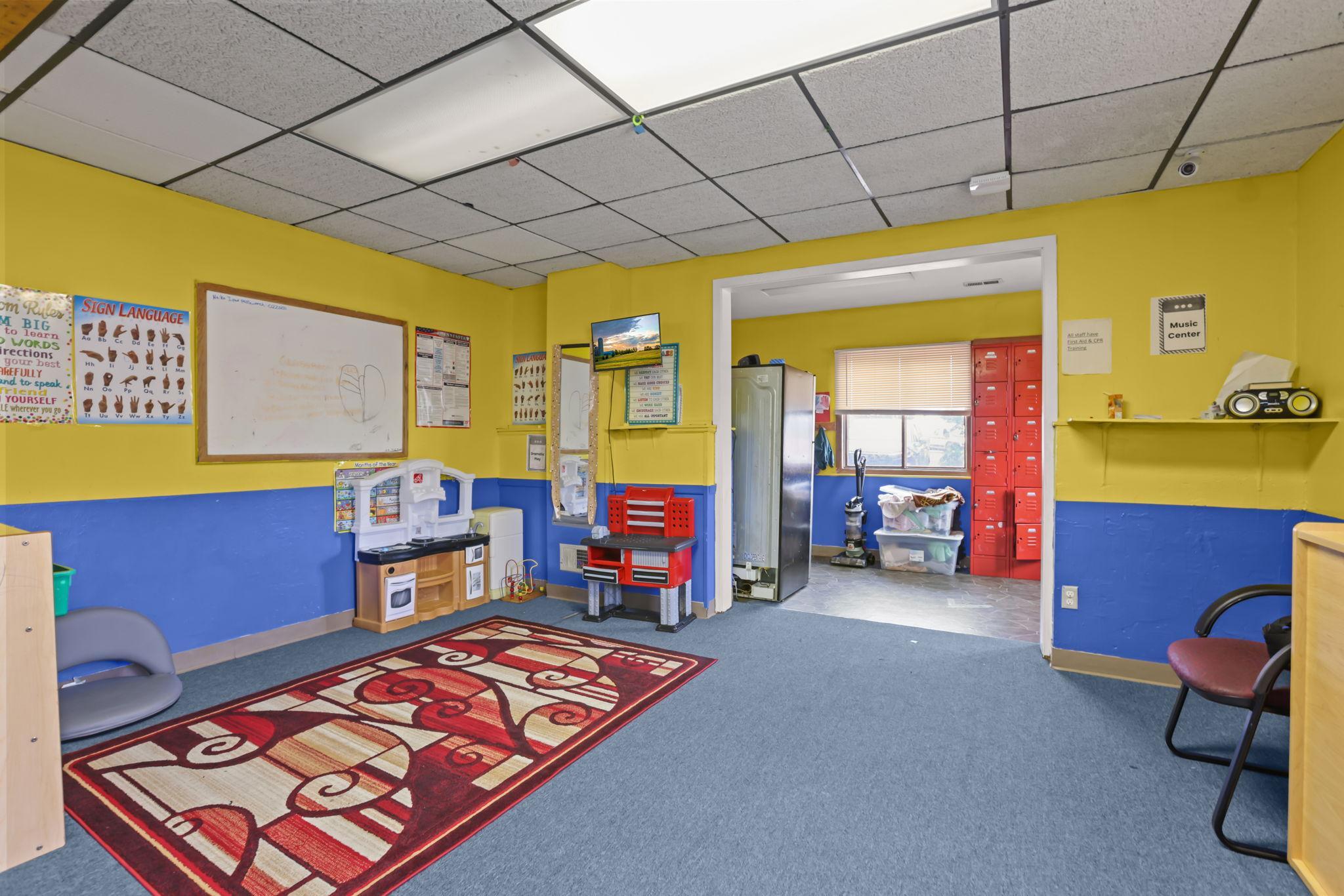 View of Commercial Sale at 4025 University Avenue, Columbia Heights MN 55421, Columbia Heights (13 of 24) - Mike Wilen | Minnesota Team Real Estate