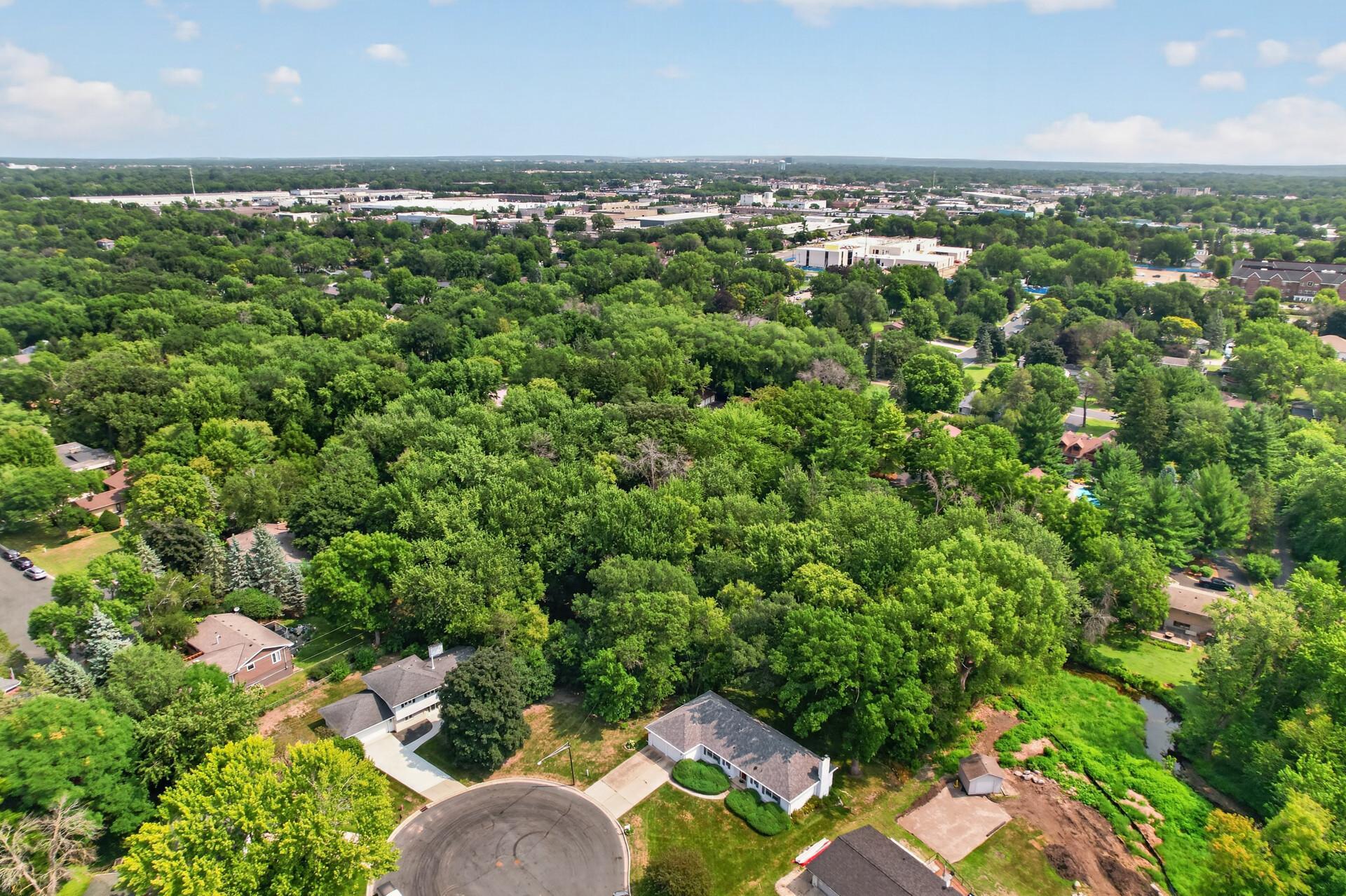 View of Residential at 9923 Brookside Circle, Bloomington MN 55431, Bloomington (62 of 70) - Mike Wilen | Minnesota Team Real Estate