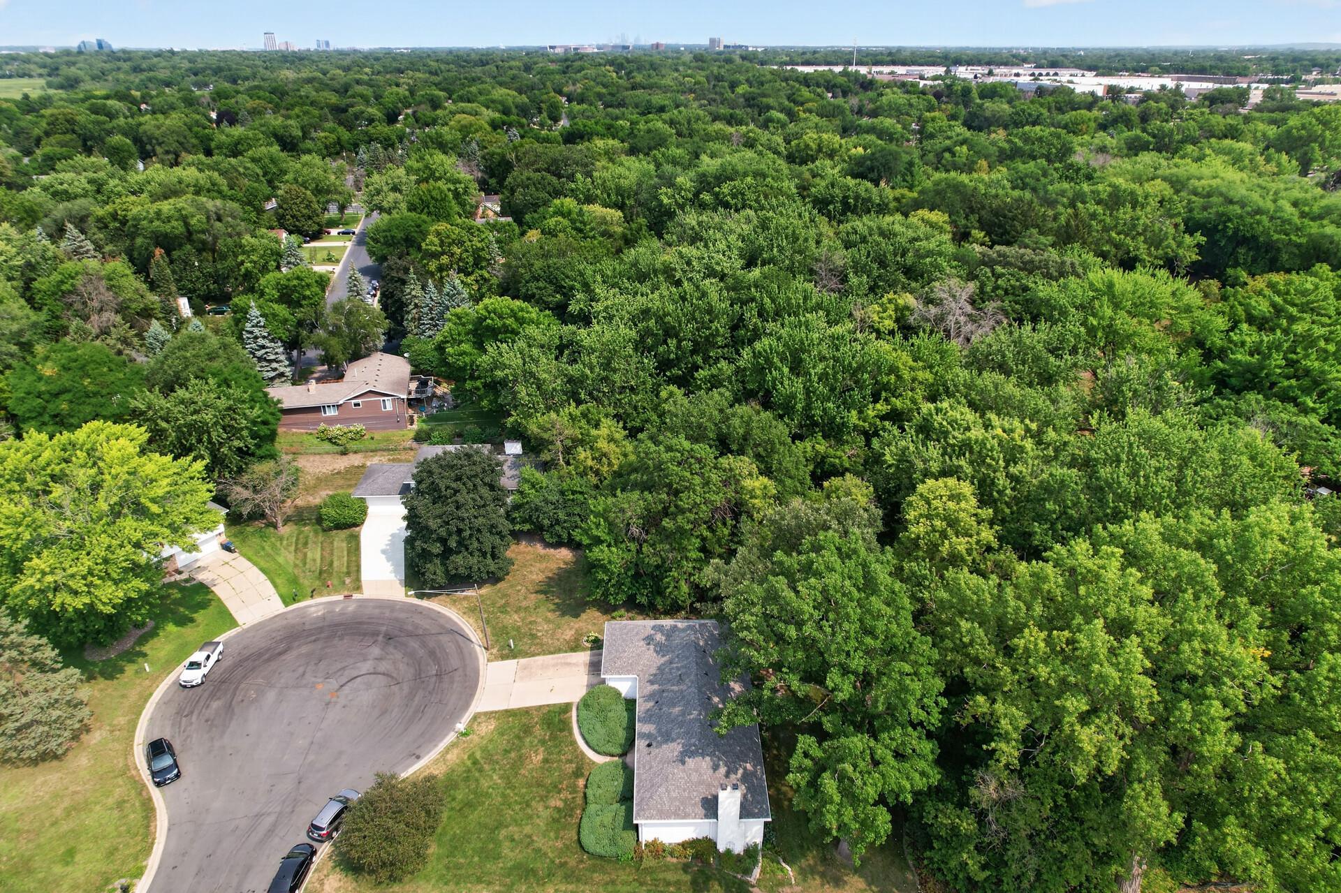 View of Residential at 9923 Brookside Circle, Bloomington MN 55431, Bloomington (53 of 70) - Mike Wilen | Minnesota Team Real Estate