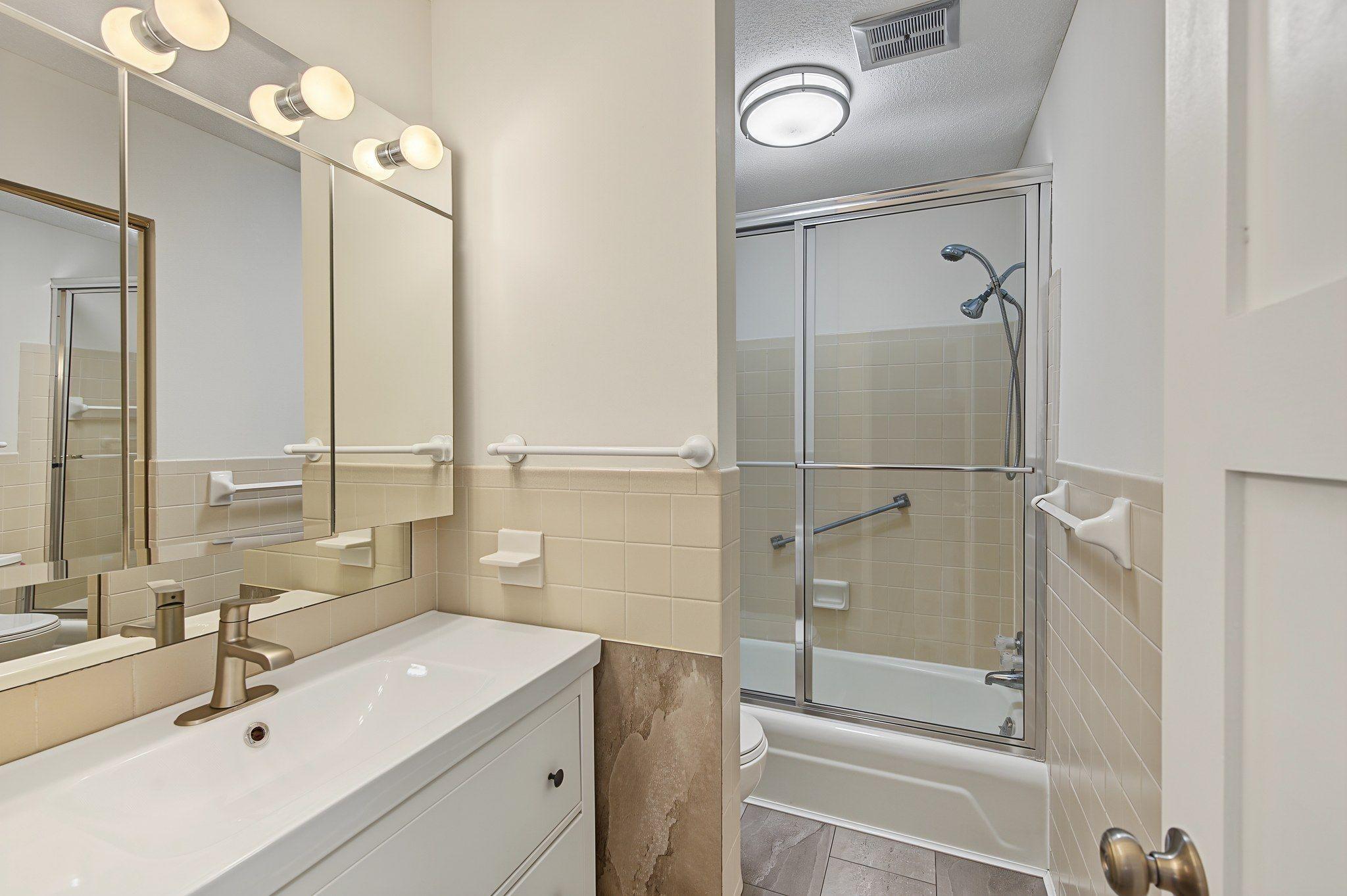 View of Residential at 3200 Virginia Avenue #215, Saint Louis Park MN 55426, Saint Louis Park (16 of 32) - Mike Wilen | Minnesota Team Real Estate