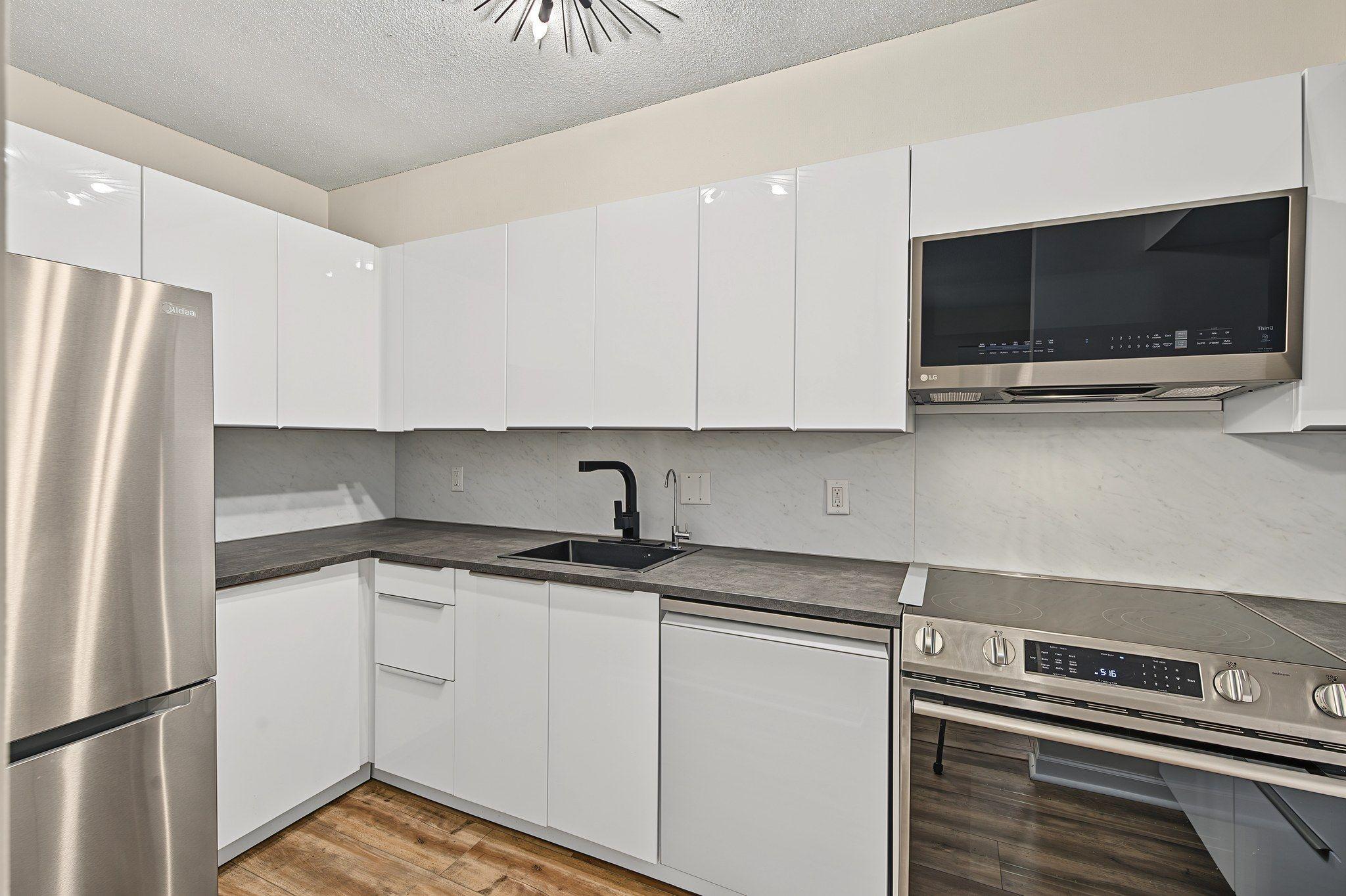 View of Residential at 3200 Virginia Avenue #215, Saint Louis Park MN 55426, Saint Louis Park (7 of 32) - Mike Wilen | Minnesota Team Real Estate