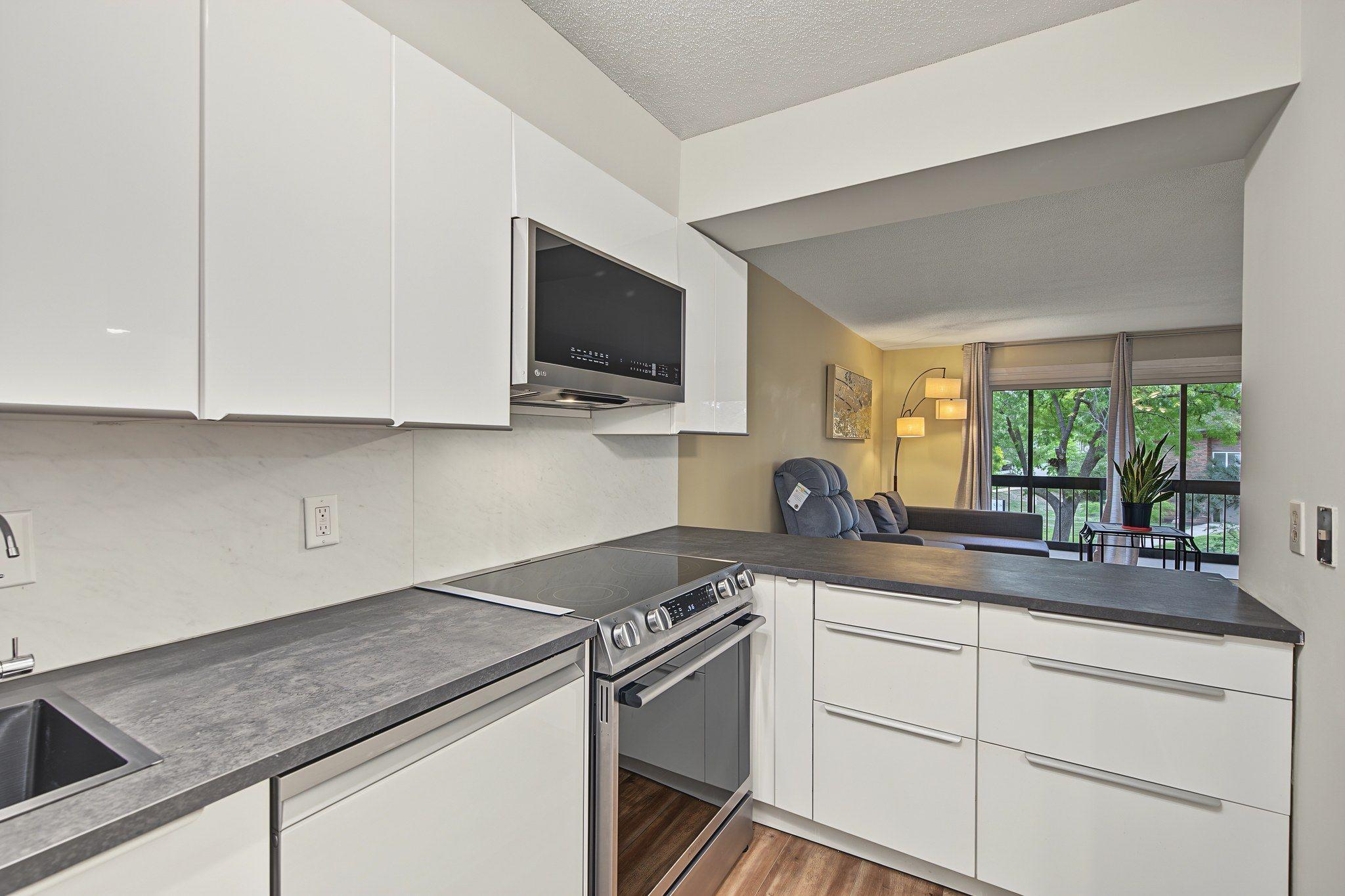 View of Residential at 3200 Virginia Avenue #215, Saint Louis Park MN 55426, Saint Louis Park (6 of 32) - Mike Wilen | Minnesota Team Real Estate