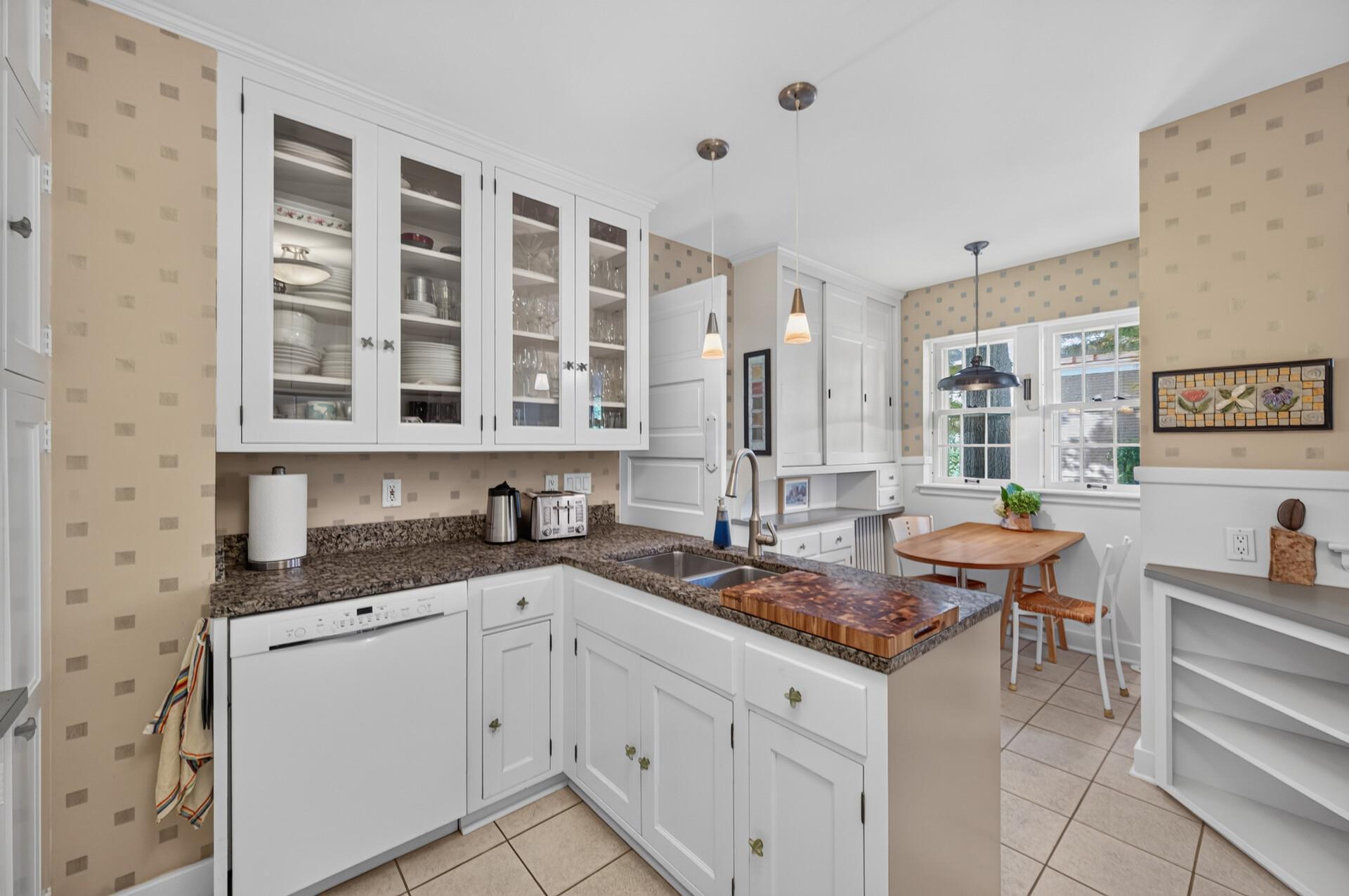 View of Residential at 2725 Irving Avenue #1, Minneapolis MN 55408, Minneapolis (19 of 43) - Mike Wilen | Minnesota Team Real Estate