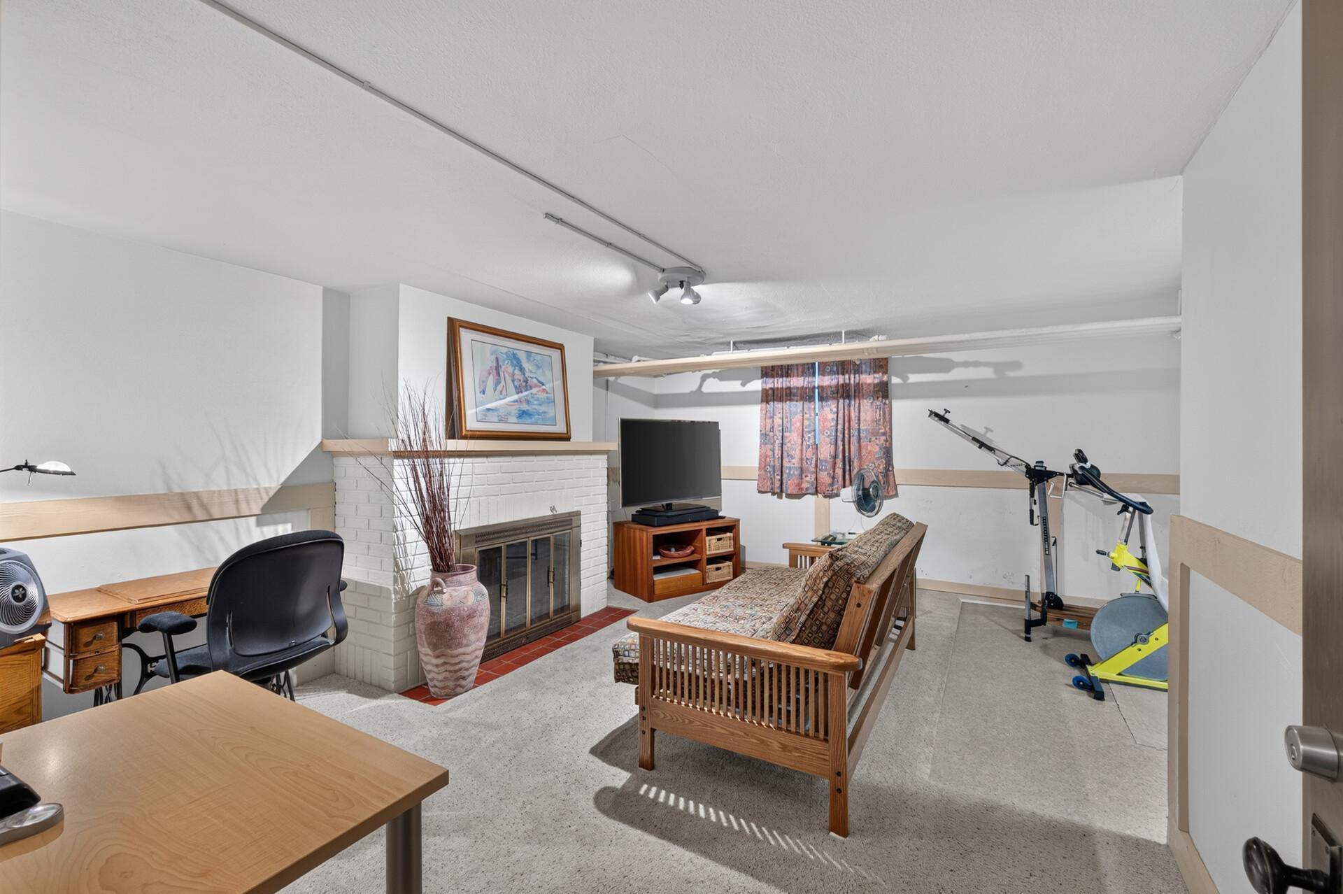 View of Residential at 2725 Irving Avenue #1, Minneapolis MN 55408, Minneapolis (30 of 43) - Mike Wilen | Minnesota Team Real Estate