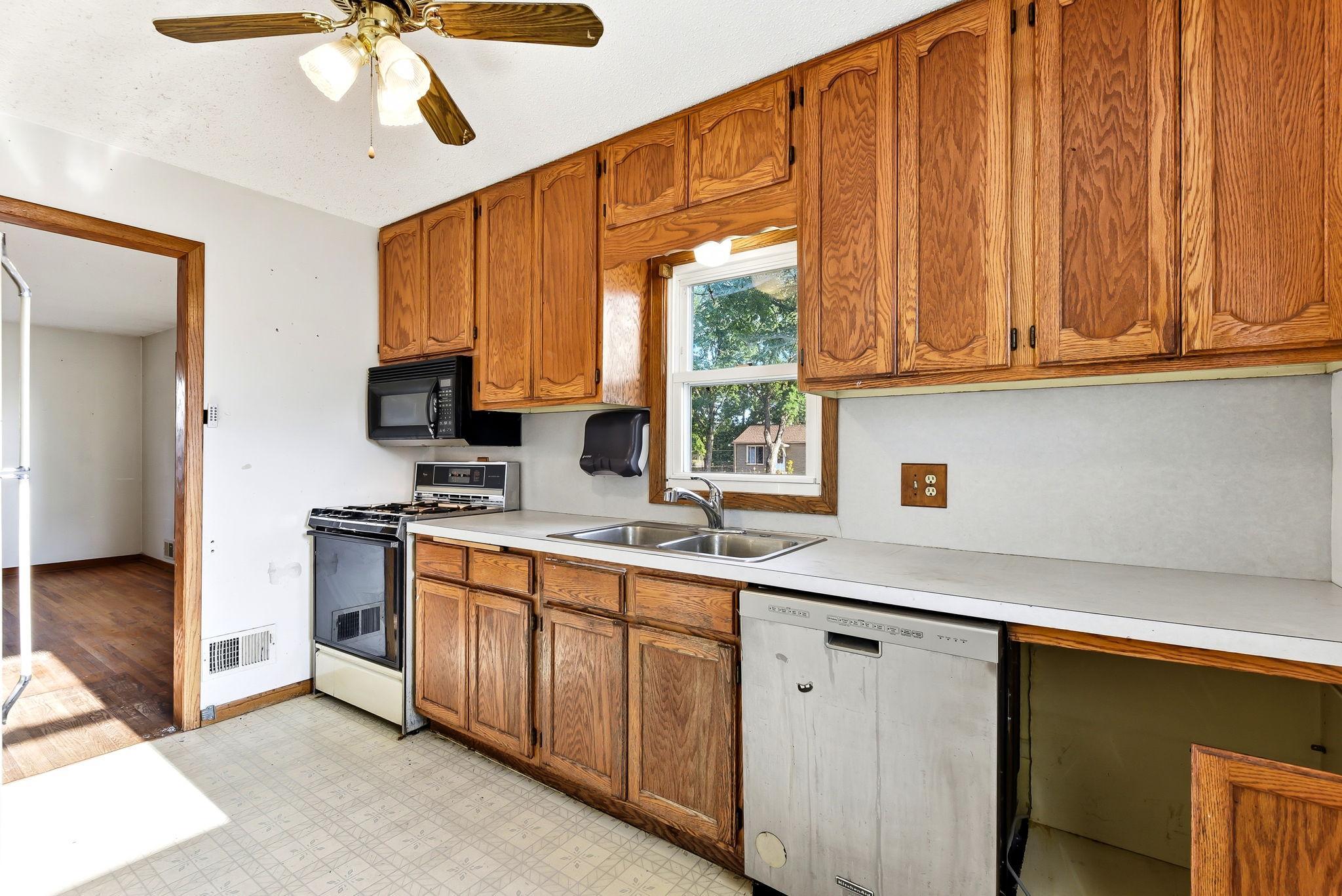 View of Residential at 548 82nd Avenue, Spring Lake Park MN 55432, Spring Lake Park (11 of 33) - Mike Wilen | Minnesota Team Real Estate