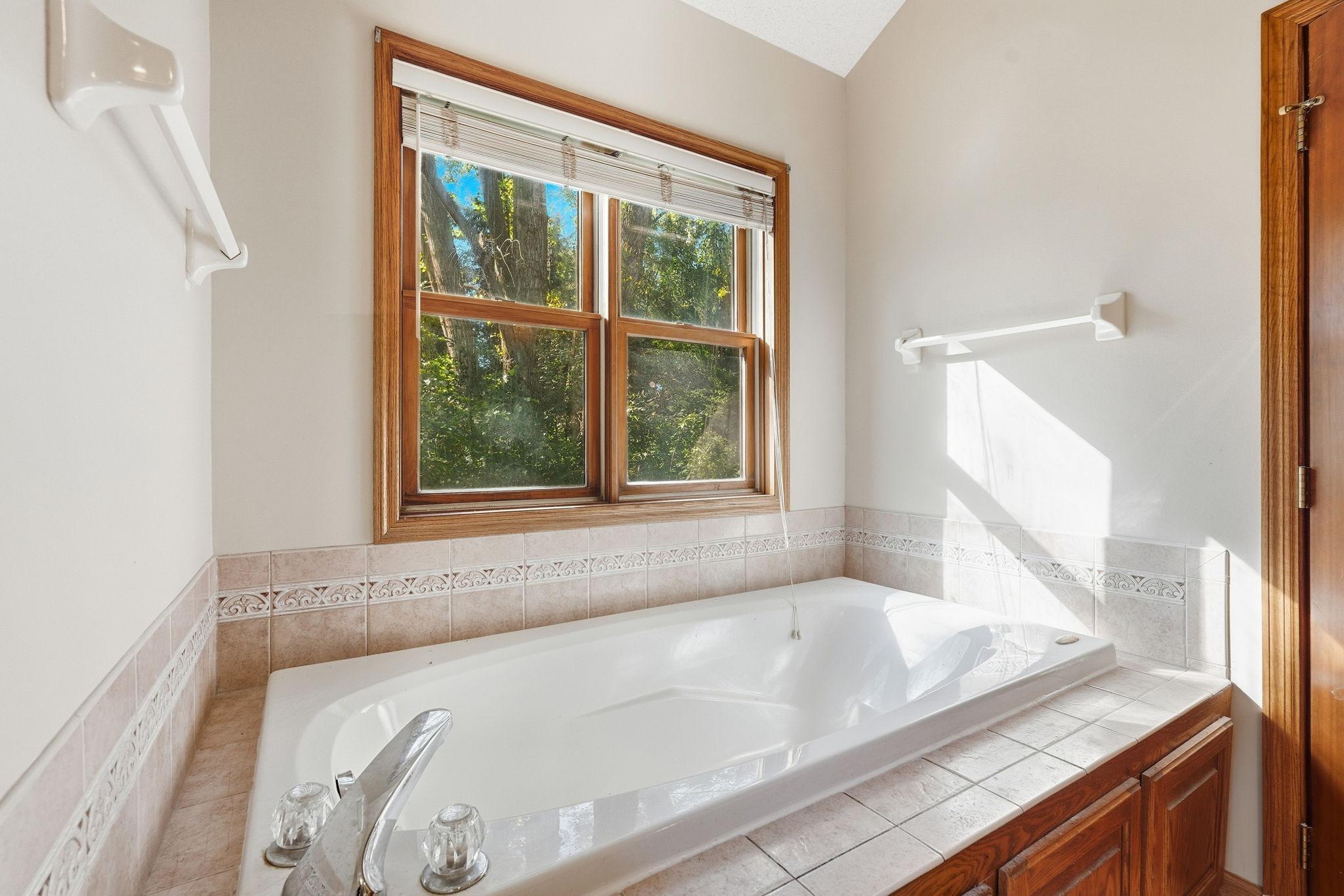 View of Residential at 975 Jewel Avenue, Lake Elmo MN 55042, Lake Elmo (29 of 48) - Mike Wilen | Minnesota Team Real Estate