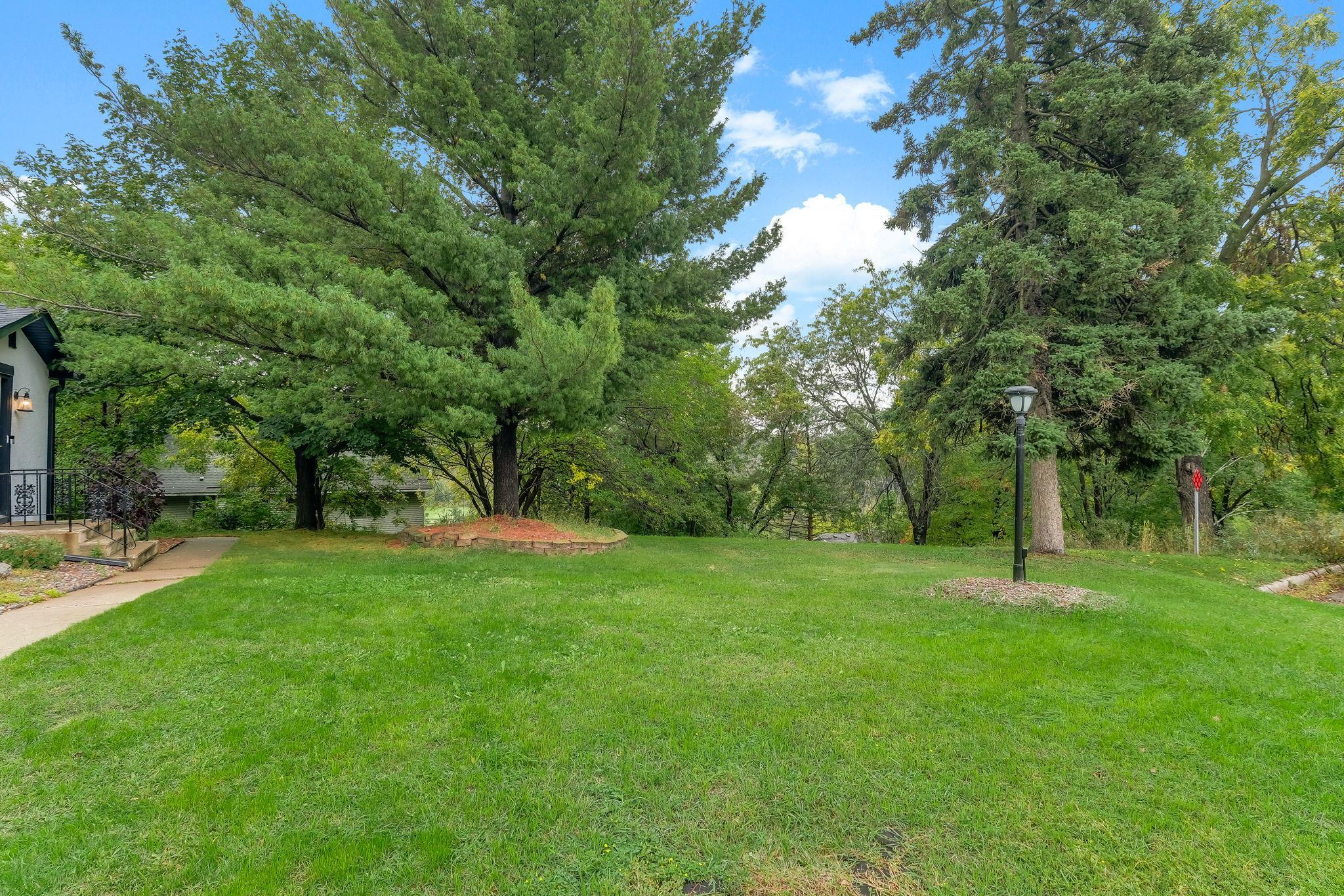 View of Residential at 817 Kenwood Lane, Maplewood MN 55117, Maplewood (28 of 33) - Mike Wilen | Minnesota Team Real Estate