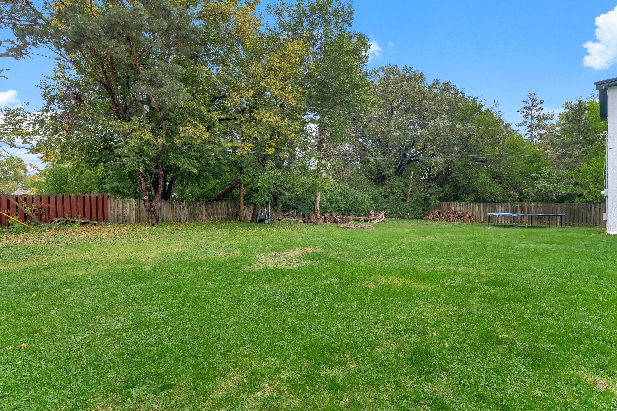View of Residential at 817 Kenwood Lane, Maplewood MN 55117, Maplewood (29 of 33) - Mike Wilen | Minnesota Team Real Estate
