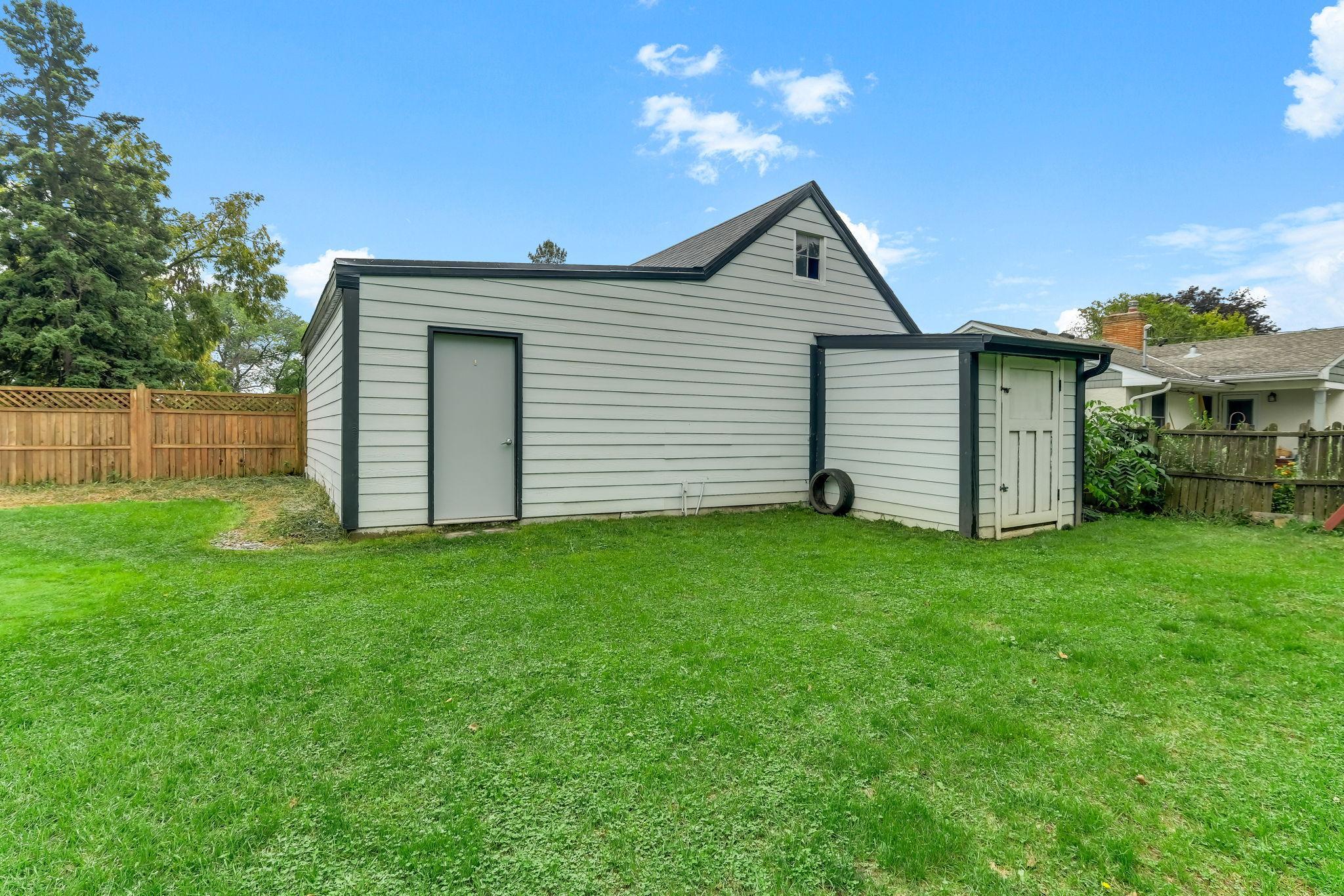 View of Residential at 817 Kenwood Lane, Maplewood MN 55117, Maplewood (26 of 33) - Mike Wilen | Minnesota Team Real Estate