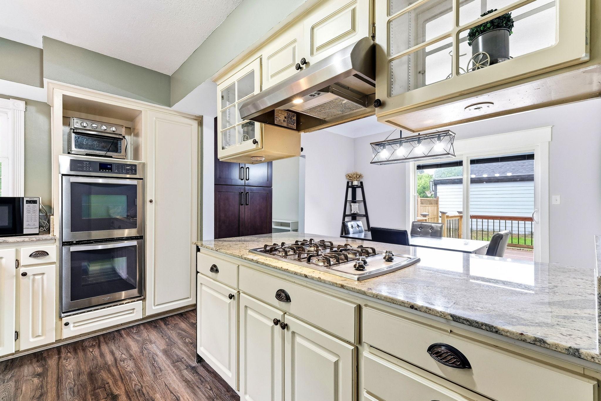 View of Residential at 817 Kenwood Lane, Maplewood MN 55117, Maplewood (3 of 33) - Mike Wilen | Minnesota Team Real Estate