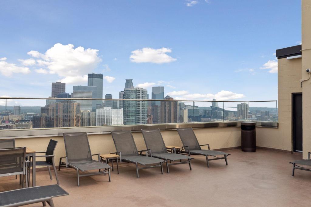 View of Residential at 400 Groveland Avenue #611, Minneapolis MN 55403, Minneapolis (34 of 43) - Mike Wilen | Minnesota Team Real Estate