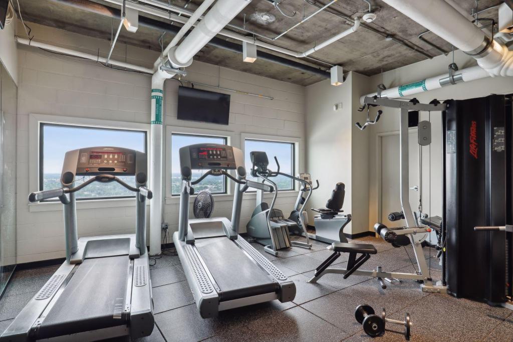 View of Residential at 400 Groveland Avenue #611, Minneapolis MN 55403, Minneapolis (22 of 43) - Mike Wilen | Minnesota Team Real Estate