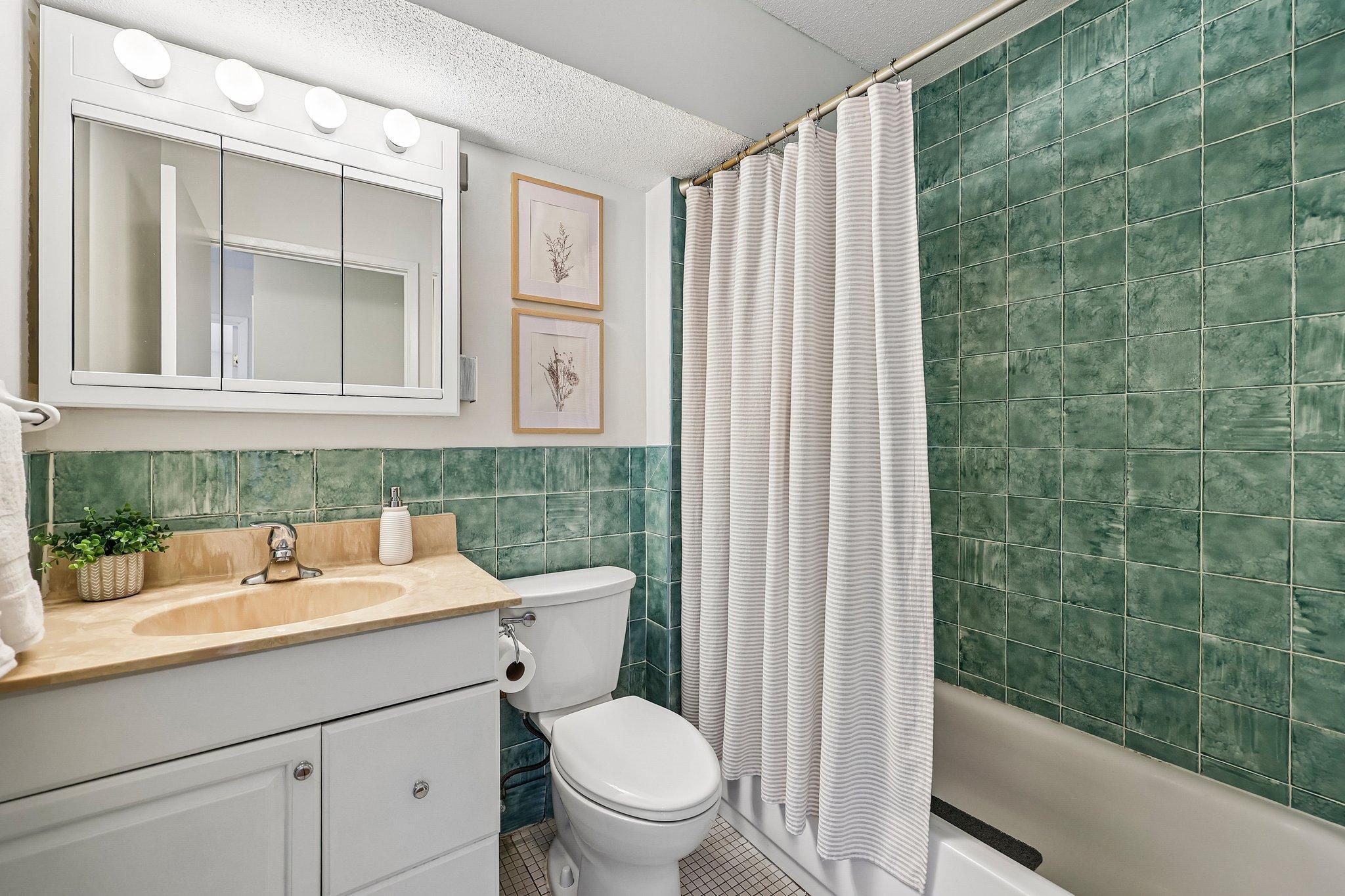 View of Residential at 400 Groveland Avenue #611, Minneapolis MN 55403, Minneapolis (17 of 49) - Mike Wilen | Minnesota Team Real Estate