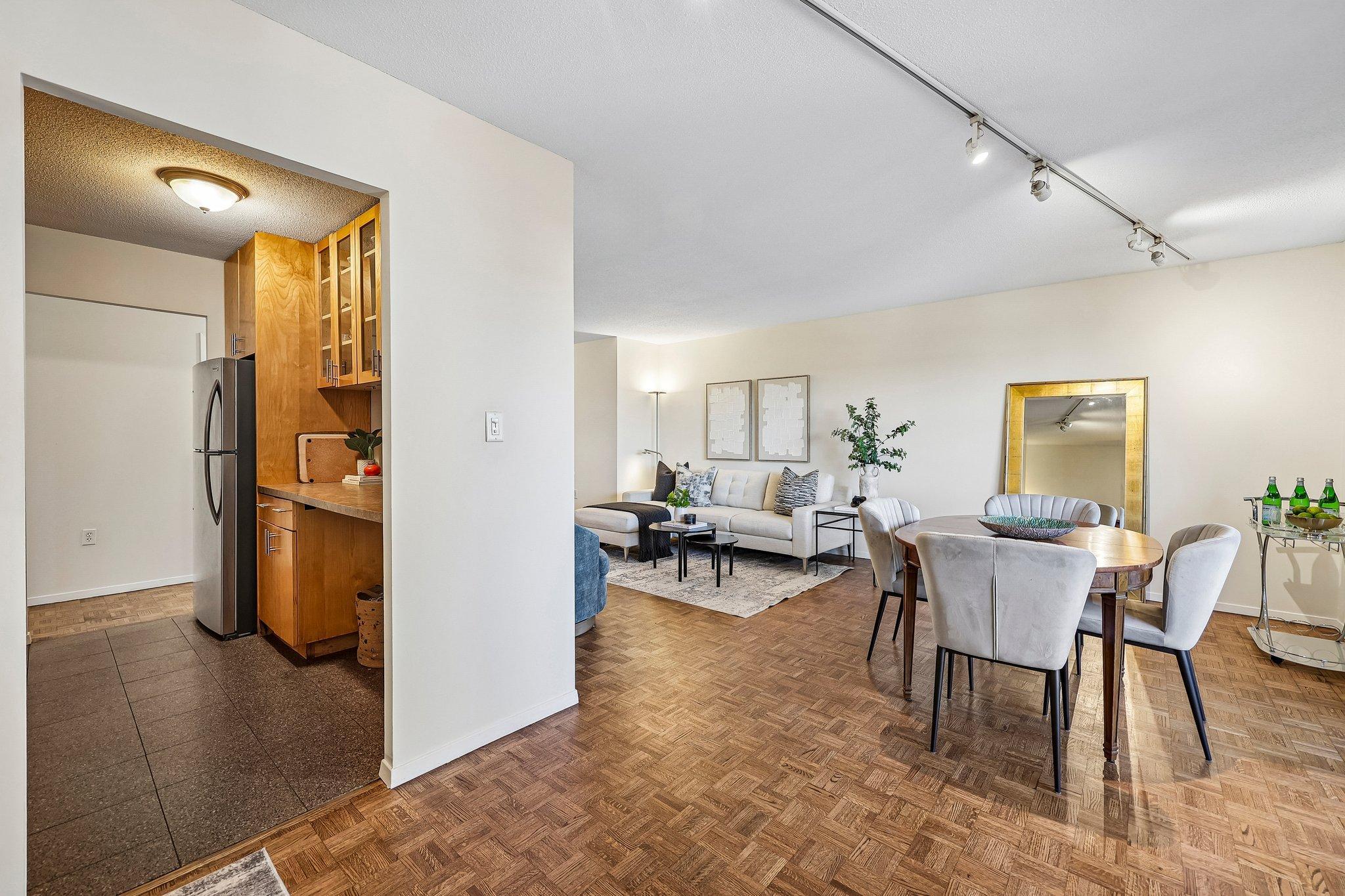 View of Residential at 400 Groveland Avenue #611, Minneapolis MN 55403, Minneapolis (8 of 49) - Mike Wilen | Minnesota Team Real Estate