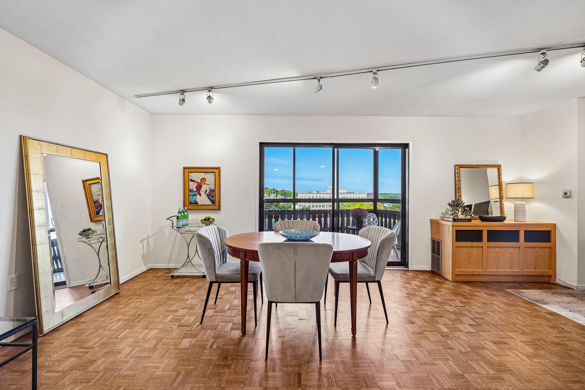 View of Residential at 400 Groveland Avenue #611, Minneapolis MN 55403, Minneapolis (4 of 49) - Mike Wilen | Minnesota Team Real Estate