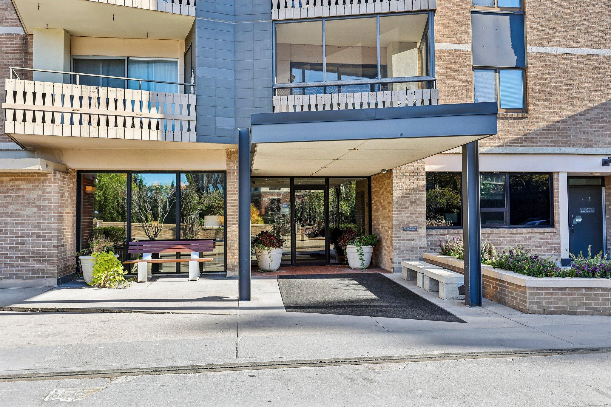 View of Residential at 400 Groveland Avenue #611, Minneapolis MN 55403, Minneapolis (43 of 49) - Mike Wilen | Minnesota Team Real Estate
