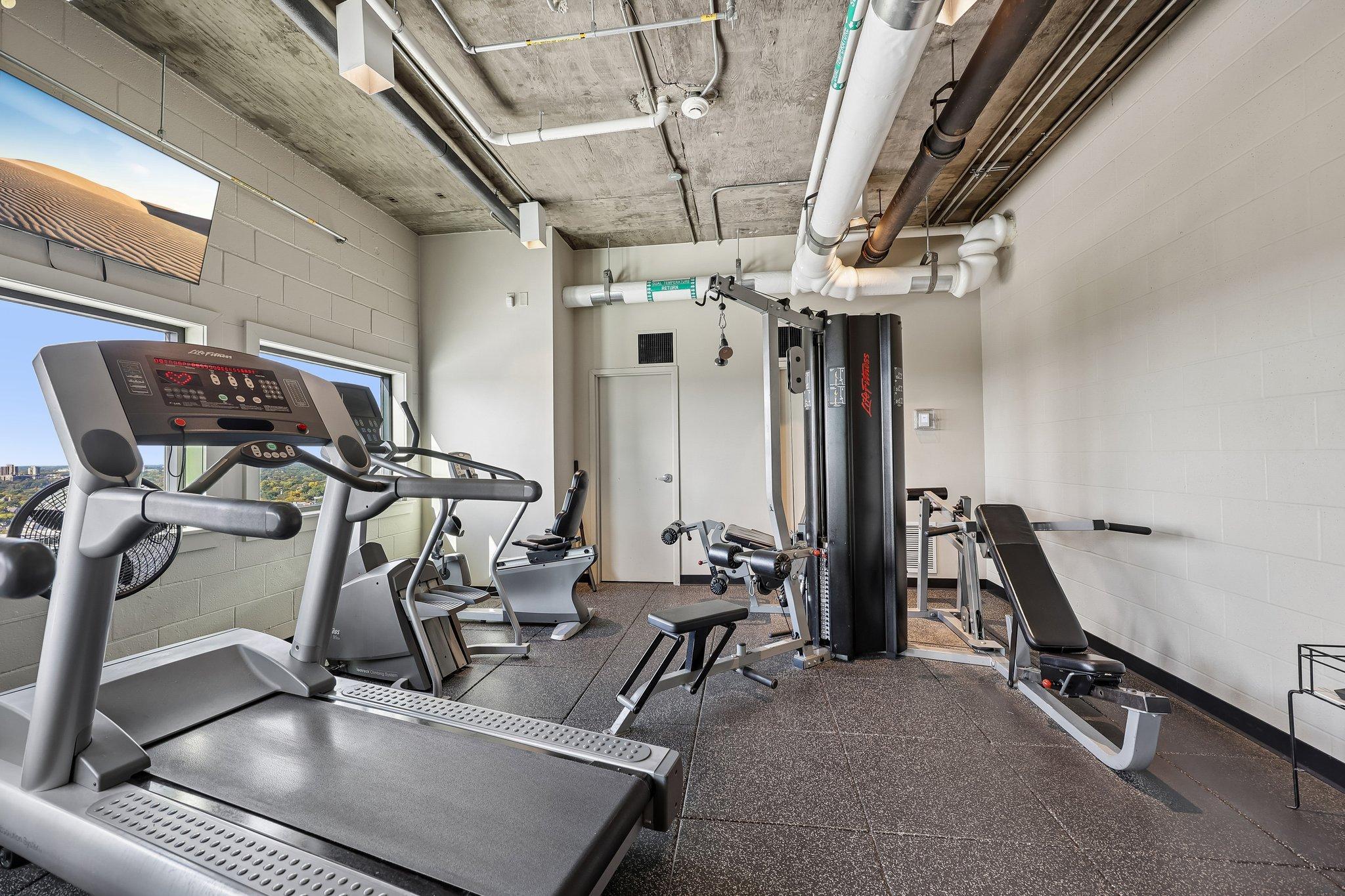 View of Residential at 400 Groveland Avenue #611, Minneapolis MN 55403, Minneapolis (34 of 49) - Mike Wilen | Minnesota Team Real Estate