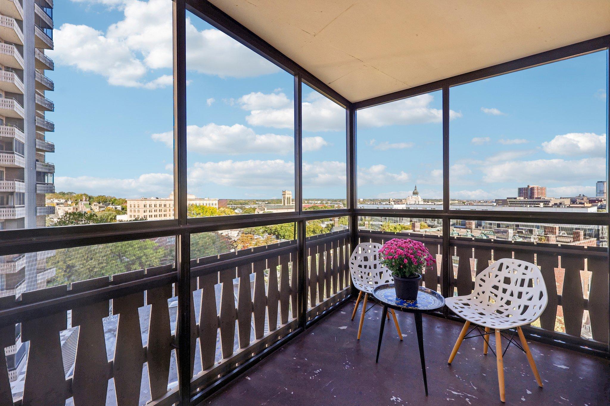 View of Residential at 400 Groveland Avenue #611, Minneapolis MN 55403, Minneapolis (27 of 49) - Mike Wilen | Minnesota Team Real Estate