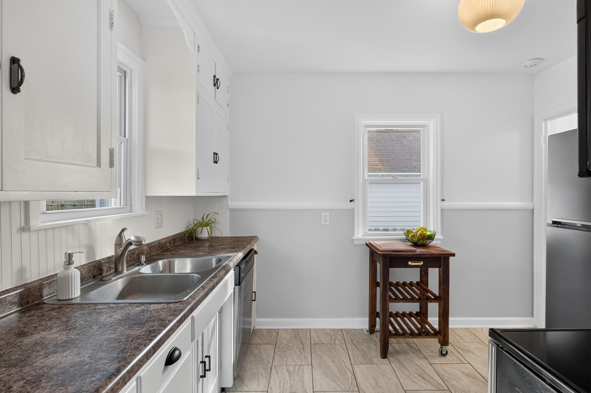 View of Residential at 3305 Zarthan Avenue, Saint Louis Park MN 55416, Saint Louis Park (5 of 25) - Mike Wilen | Minnesota Team Real Estate