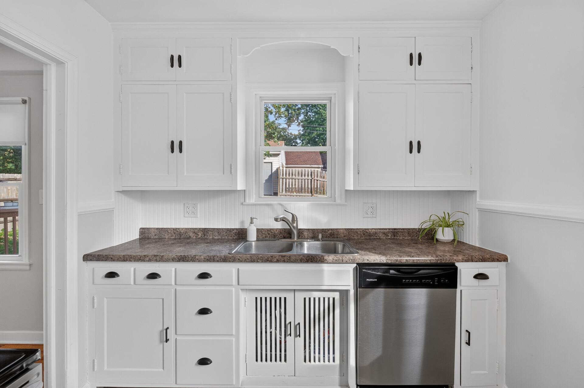 View of Residential at 3305 Zarthan Avenue, Saint Louis Park MN 55416, Saint Louis Park (6 of 25) - Mike Wilen | Minnesota Team Real Estate