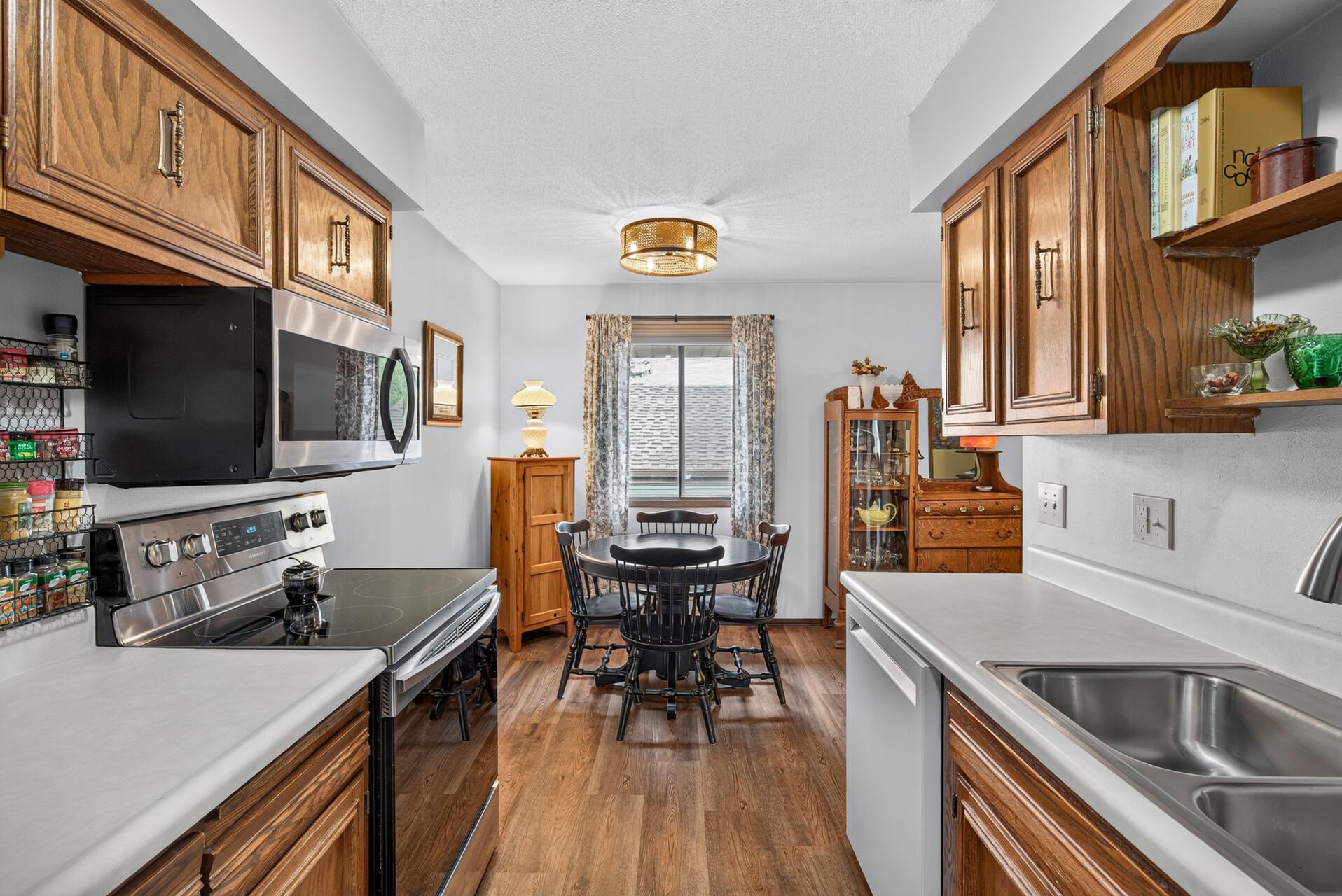 View of (TH) Side x Side at 1802 Humboldt Avenue, West Saint Paul - Mike Wilen | Minnesota Team Real Estate