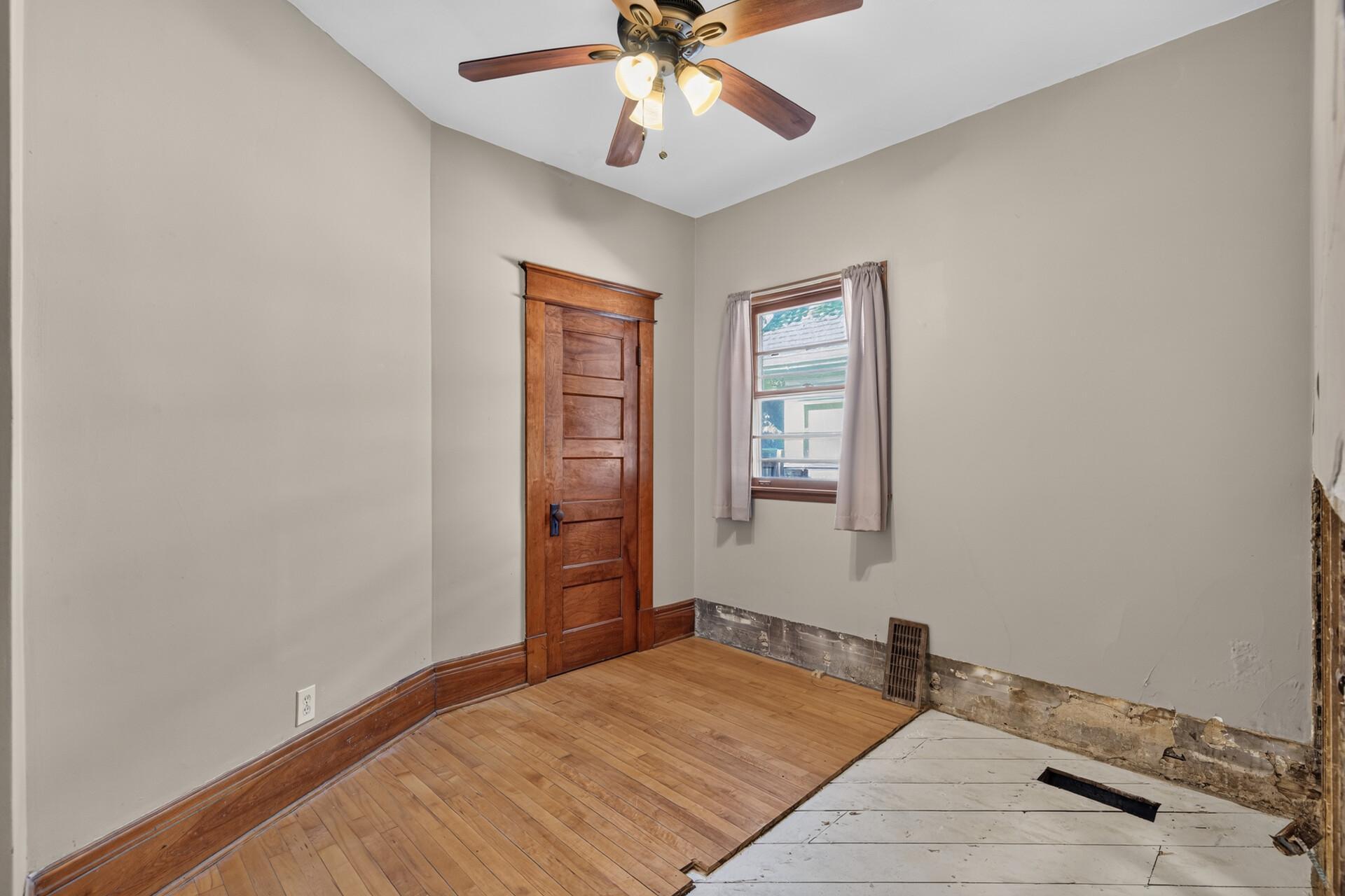 View of Residential at 1007 Victoria Street, Saint Paul MN 55103, Saint Paul (24 of 46) - Mike Wilen | Minnesota Team Real Estate