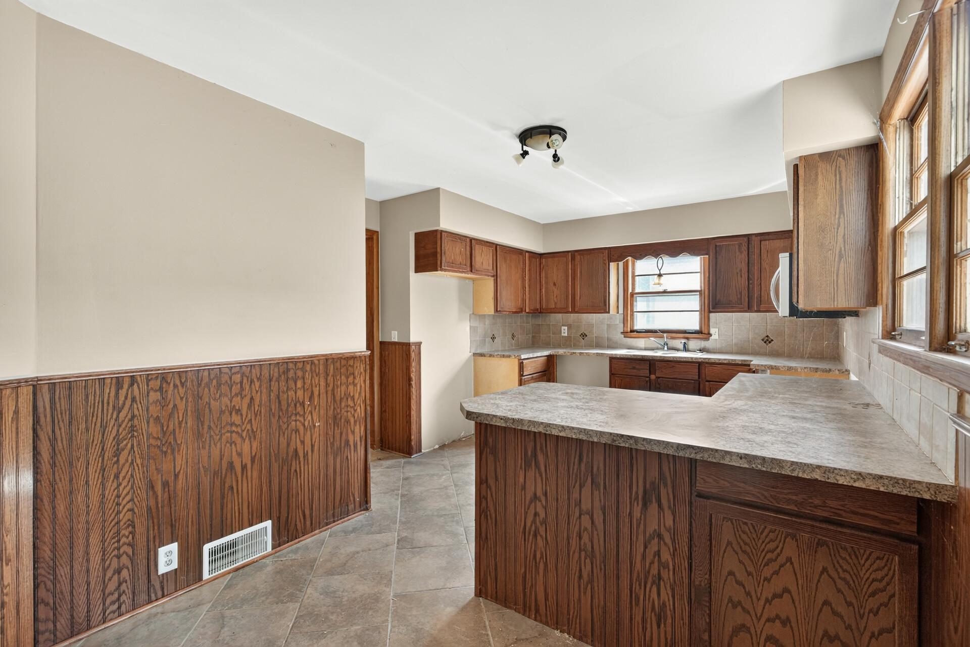 View of Residential at 1007 Victoria Street, Saint Paul MN 55103, Saint Paul (18 of 46) - Mike Wilen | Minnesota Team Real Estate
