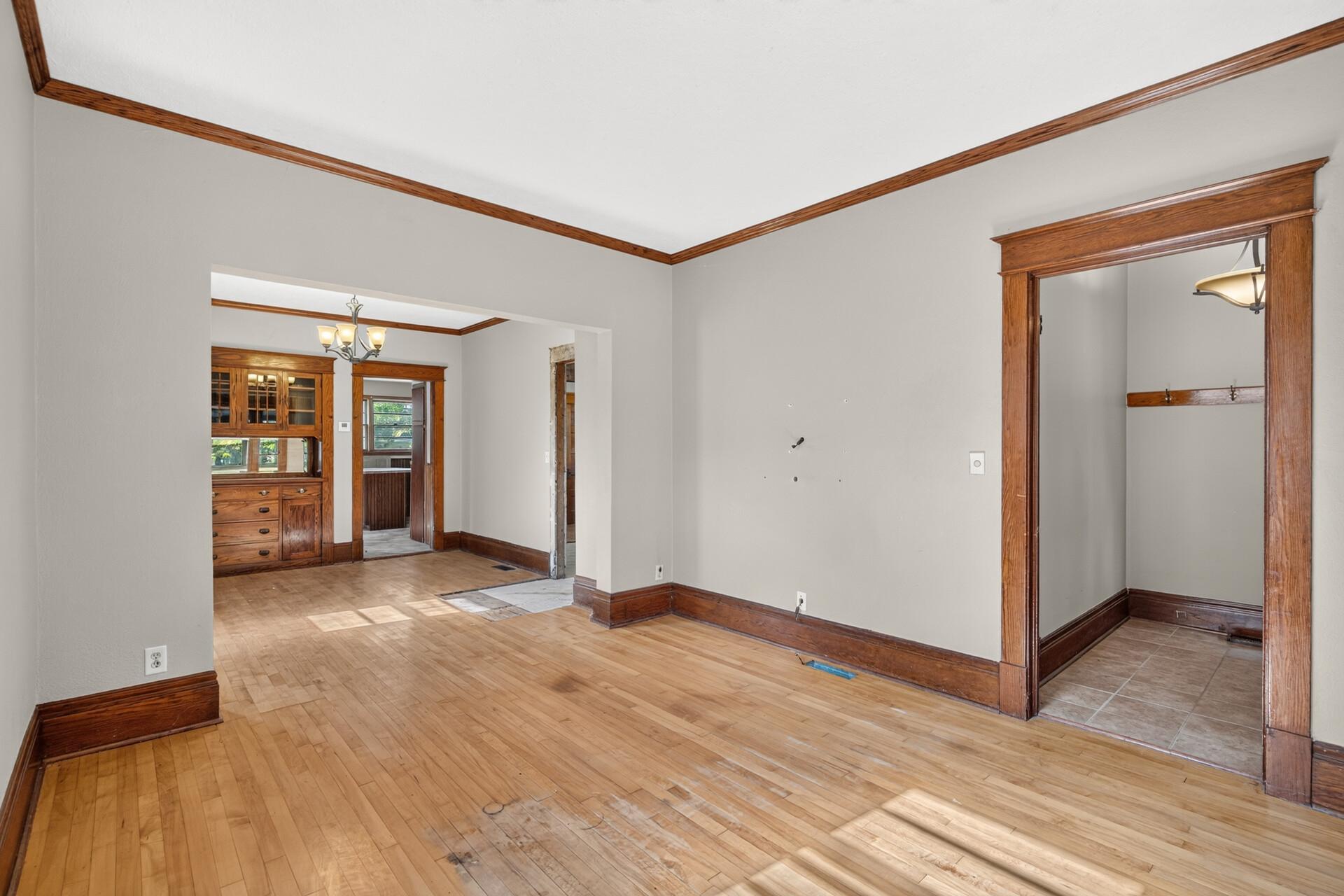 View of Residential at 1007 Victoria Street, Saint Paul MN 55103, Saint Paul (10 of 46) - Mike Wilen | Minnesota Team Real Estate