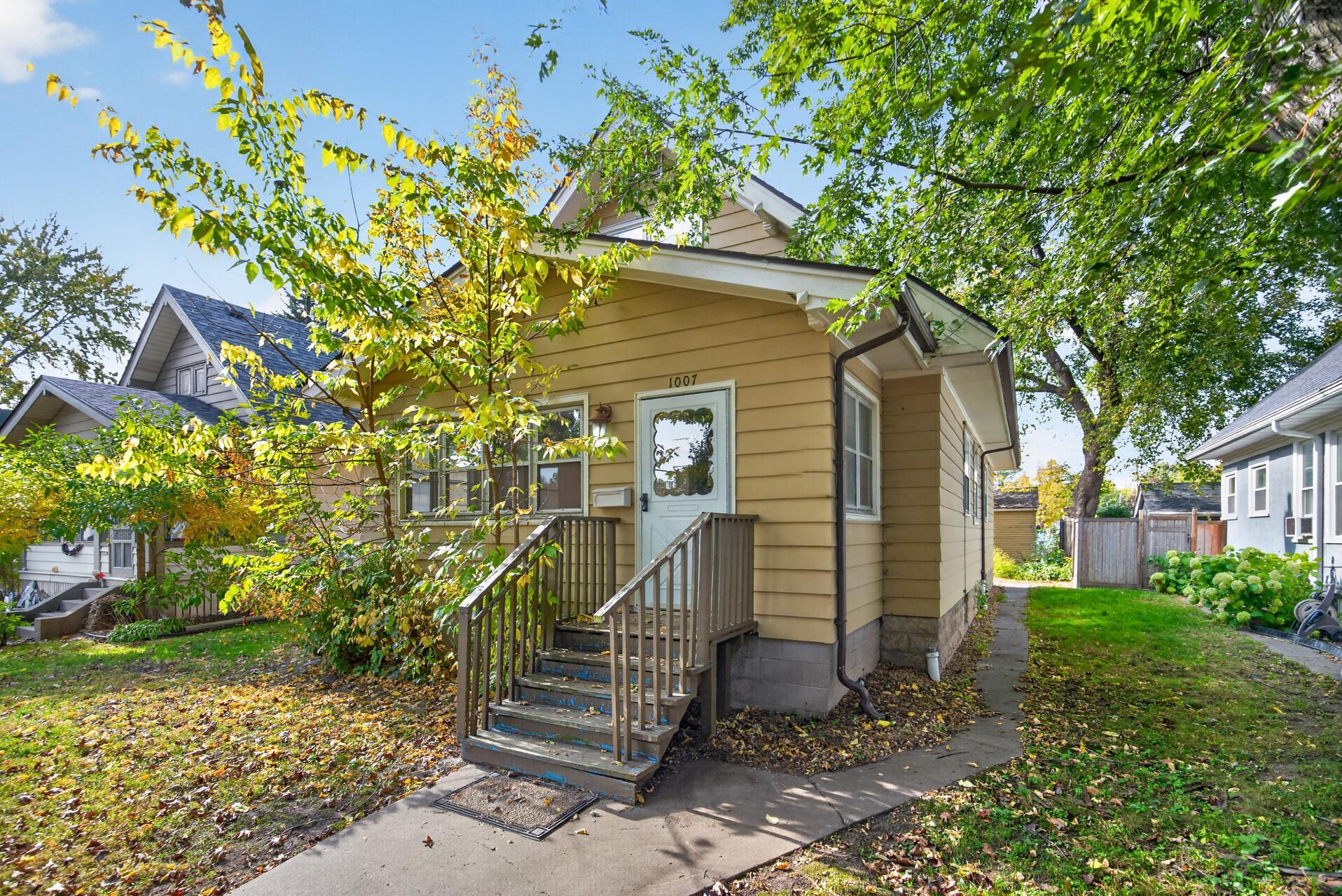 View of Single Family at 1007 Victoria Street, Saint Paul - Mike Wilen | Minnesota Team Real Estate