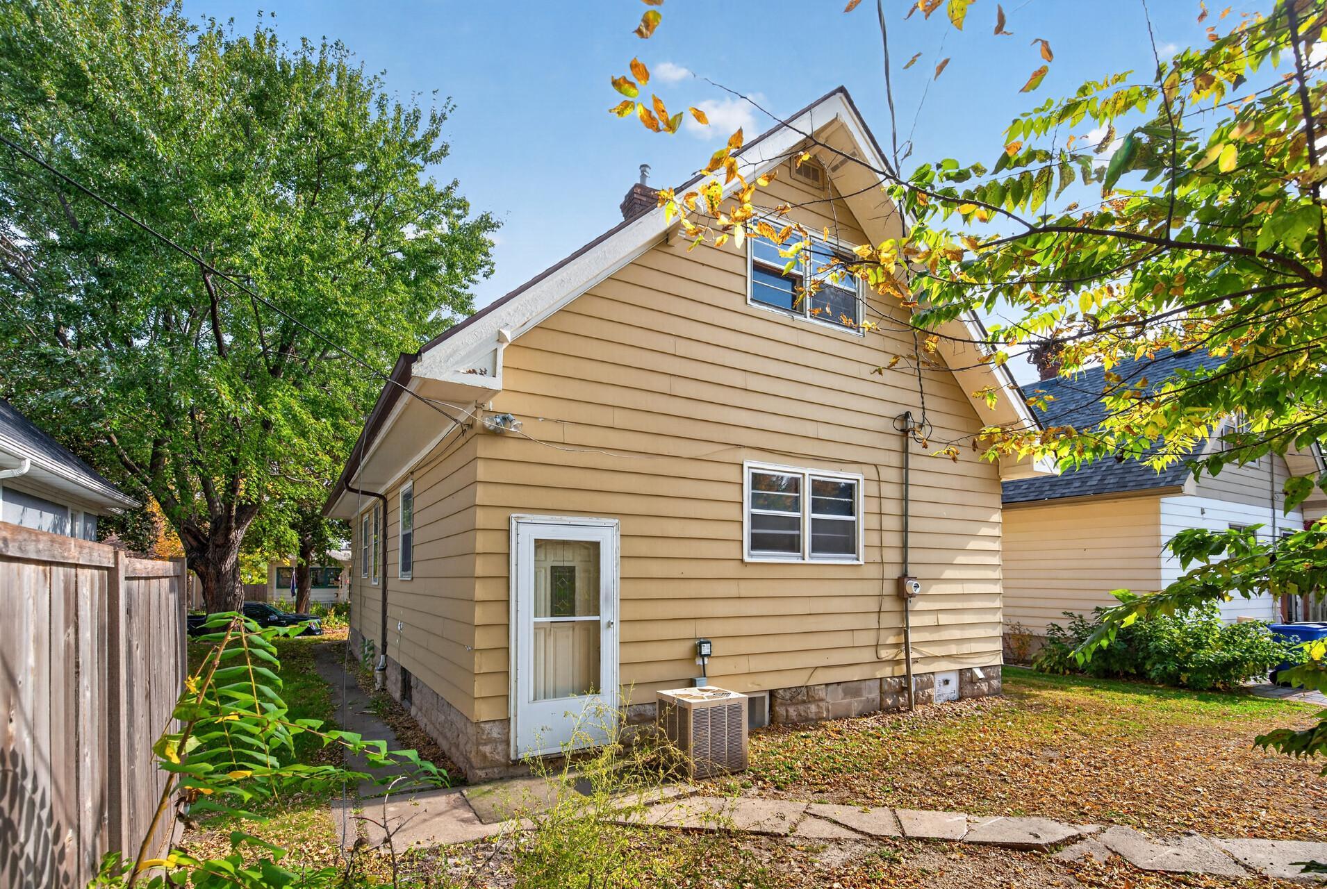 View of Residential at 1007 Victoria Street, Saint Paul MN 55103, Saint Paul (38 of 46) - Mike Wilen | Minnesota Team Real Estate