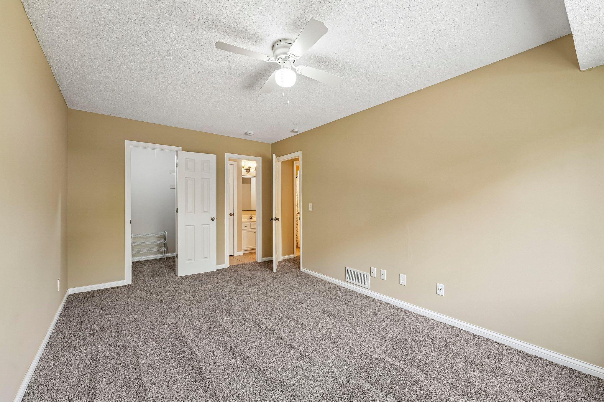 View of Residential at 6852 Macbeth Circle, Woodbury MN 55125, Woodbury (21 of 46) - Mike Wilen | Minnesota Team Real Estate