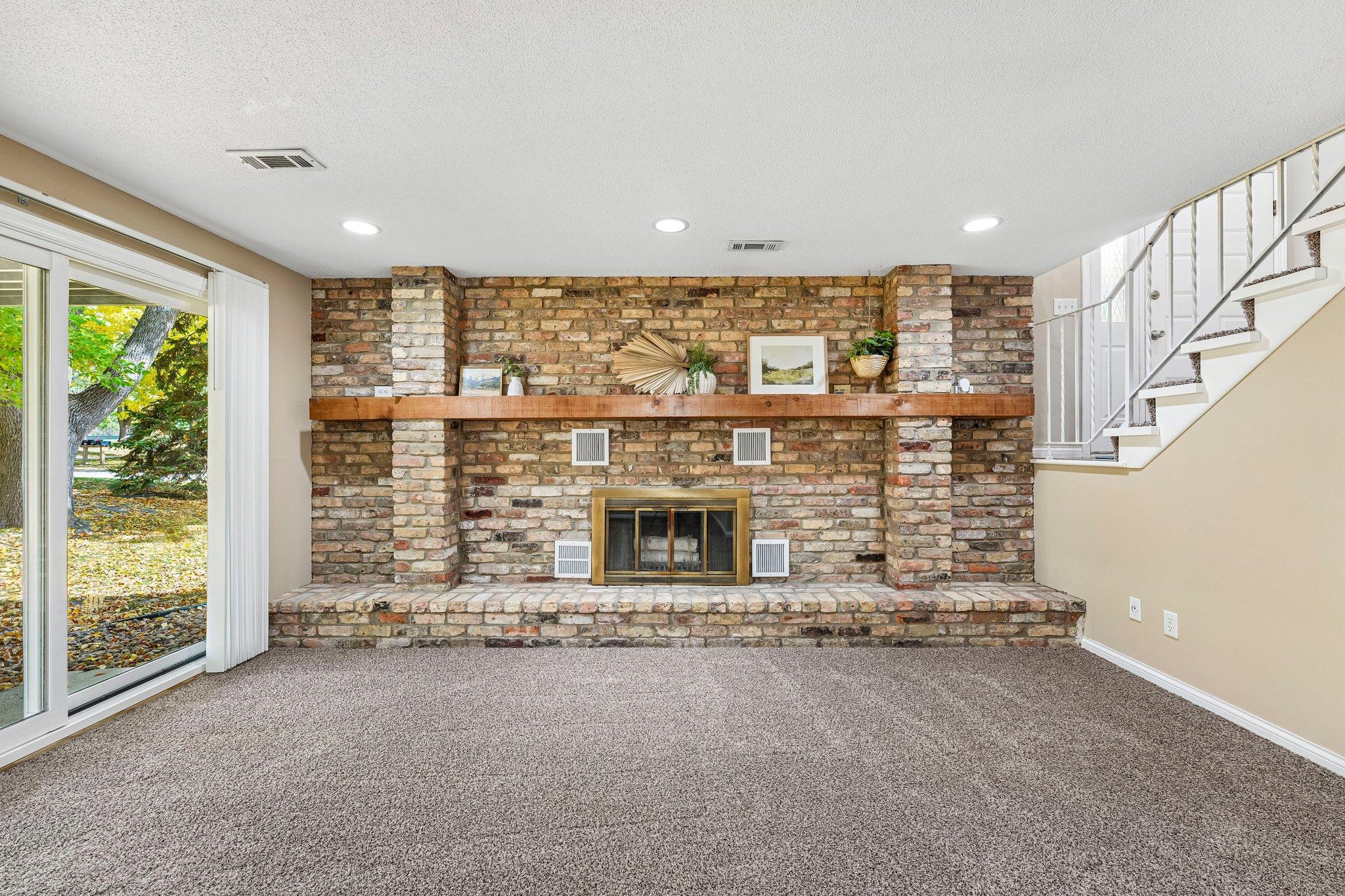 View of Residential at 6852 Macbeth Circle, Woodbury MN 55125, Woodbury (5 of 46) - Mike Wilen | Minnesota Team Real Estate