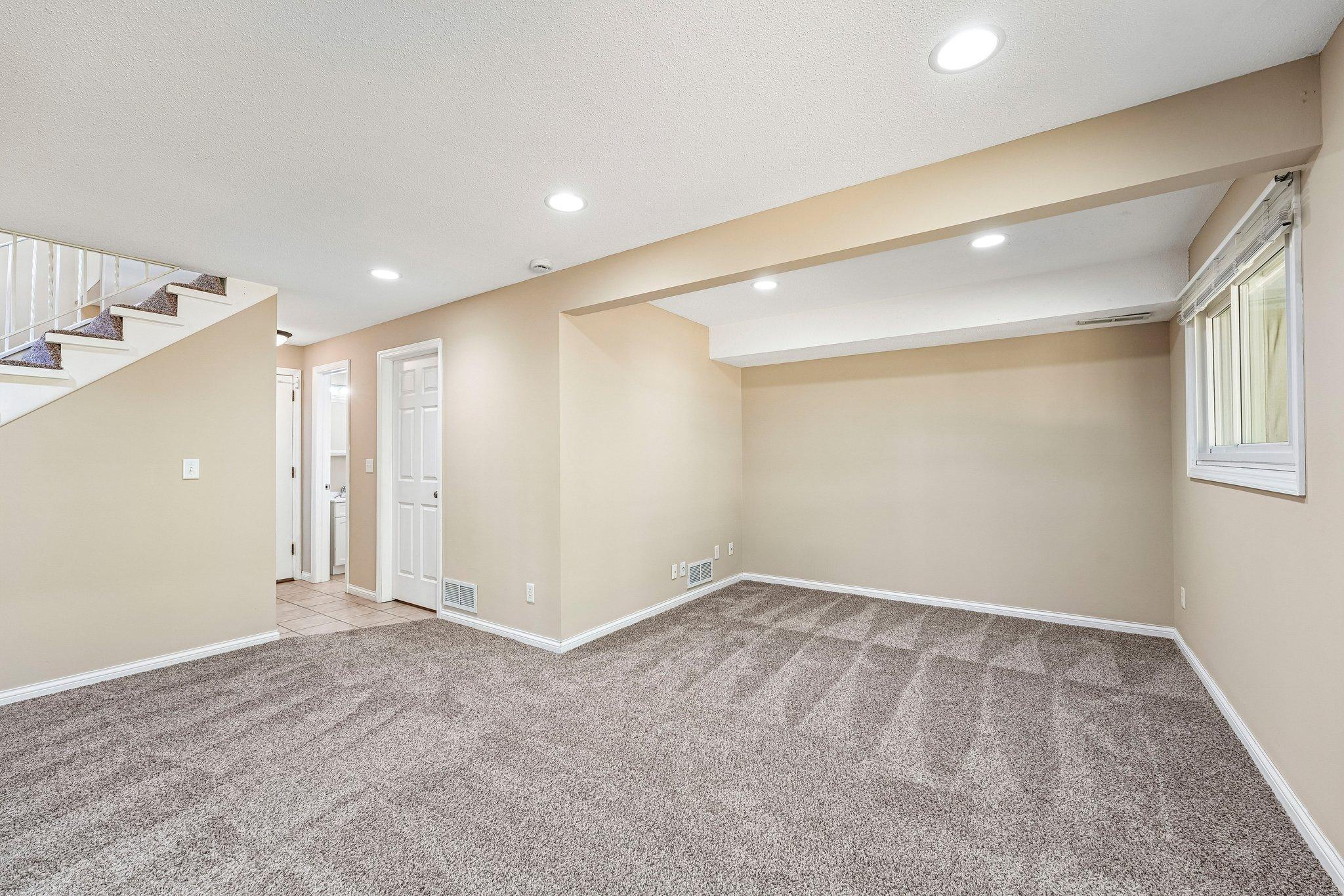 View of Residential at 6852 Macbeth Circle, Woodbury MN 55125, Woodbury (29 of 46) - Mike Wilen | Minnesota Team Real Estate