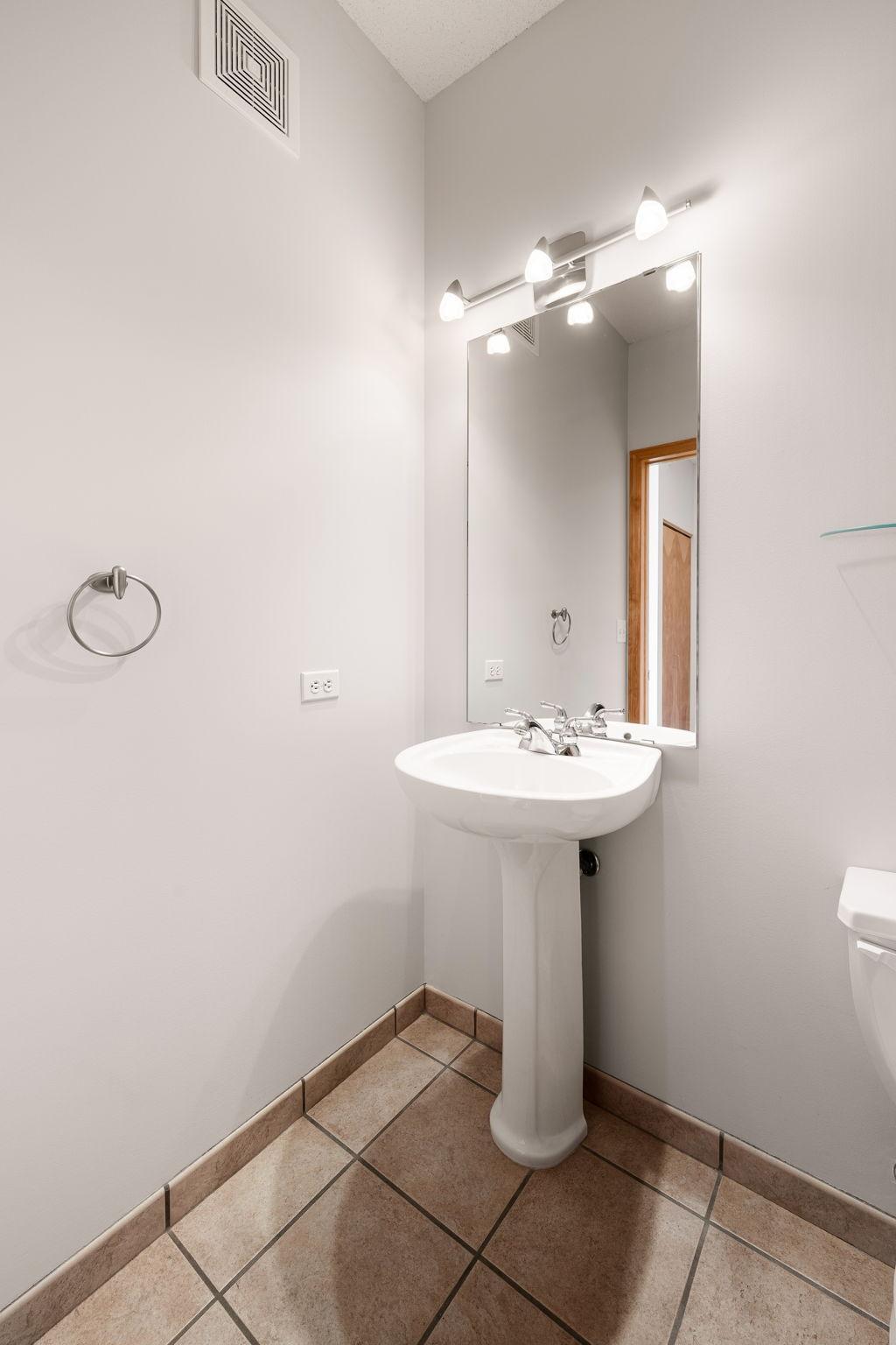 View of Residential at 575 1st Street #404, Minneapolis MN 55401, Minneapolis (27 of 50) - Mike Wilen | Minnesota Team Real Estate