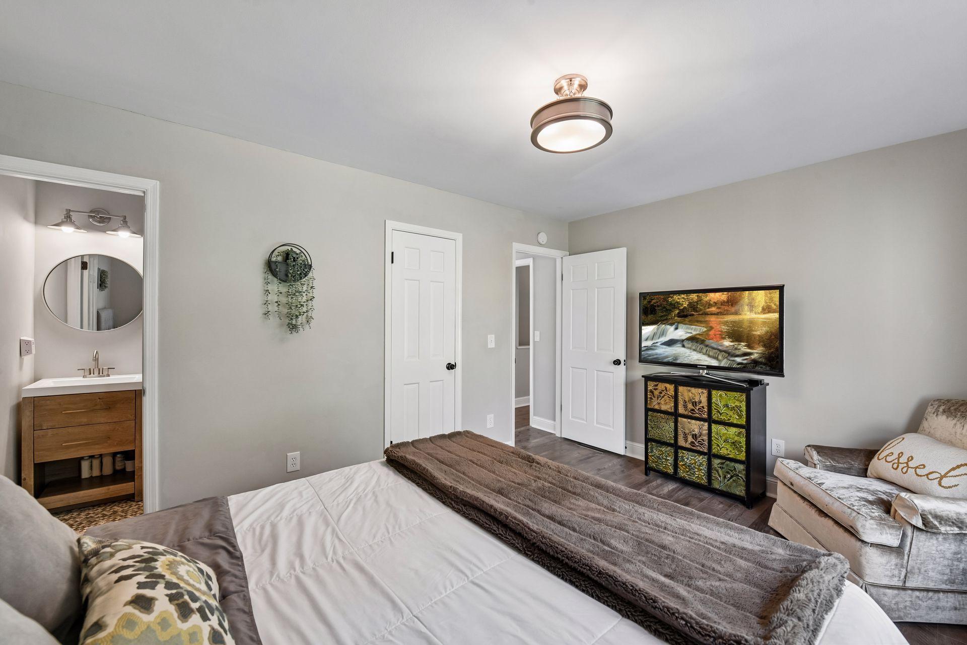 View of Residential at 501 Laredo Lane, Chanhassen MN 55317, Chanhassen (18 of 30) - Mike Wilen | Minnesota Team Real Estate