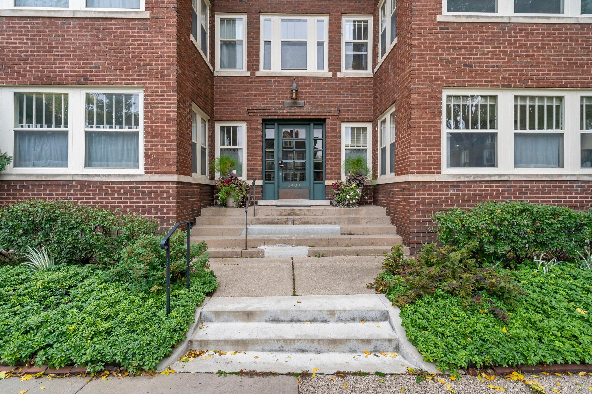 View of Residential at 2407 Girard Avenue #6, Minneapolis MN 55405, Minneapolis (31 of 31) - Mike Wilen | Minnesota Team Real Estate