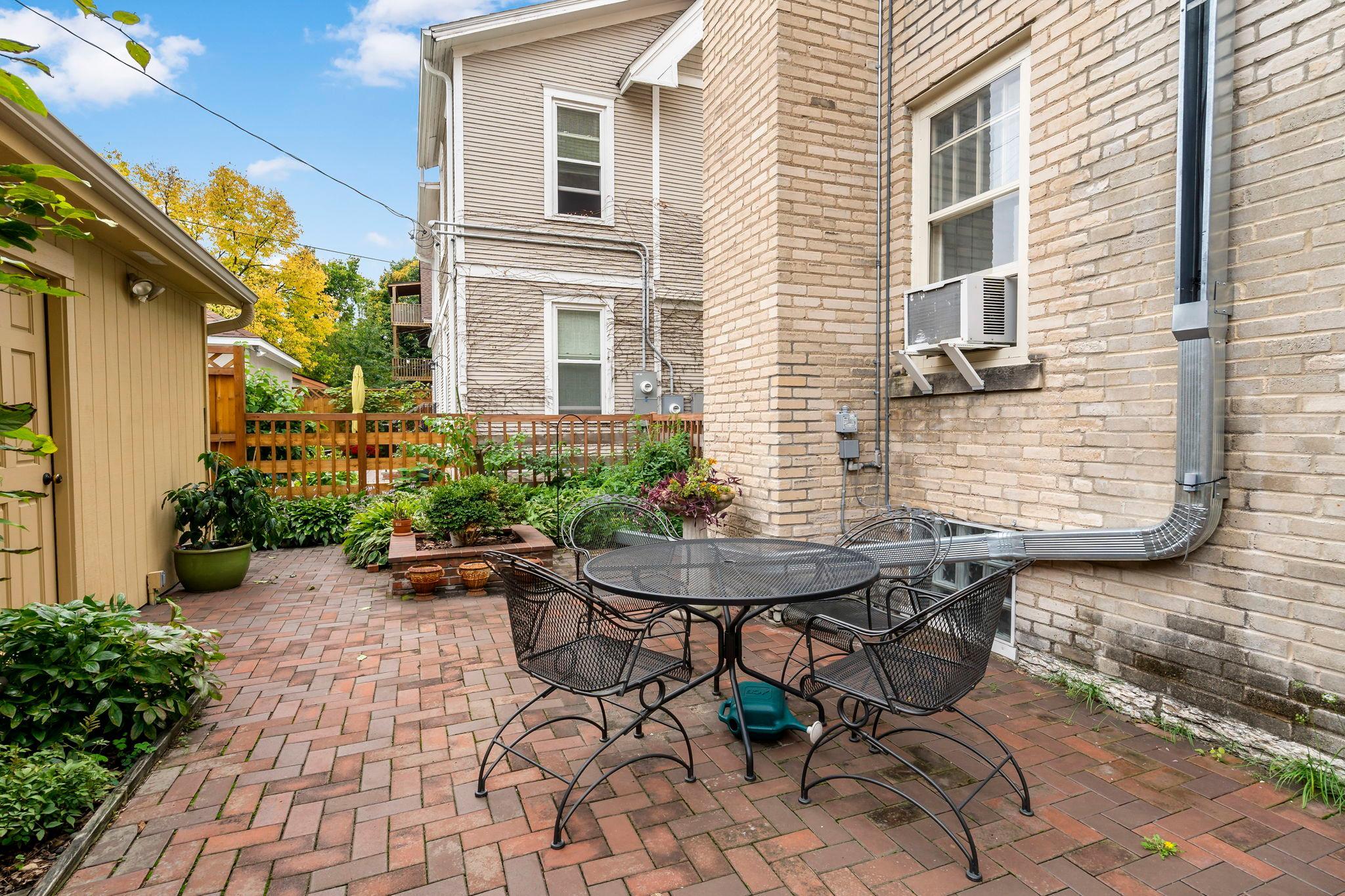 View of Residential at 2407 Girard Avenue #6, Minneapolis MN 55405, Minneapolis (26 of 31) - Mike Wilen | Minnesota Team Real Estate