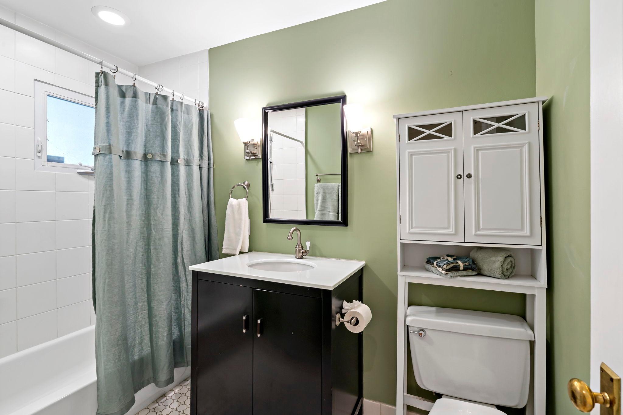View of Residential at 2407 Girard Avenue #6, Minneapolis MN 55405, Minneapolis (22 of 31) - Mike Wilen | Minnesota Team Real Estate