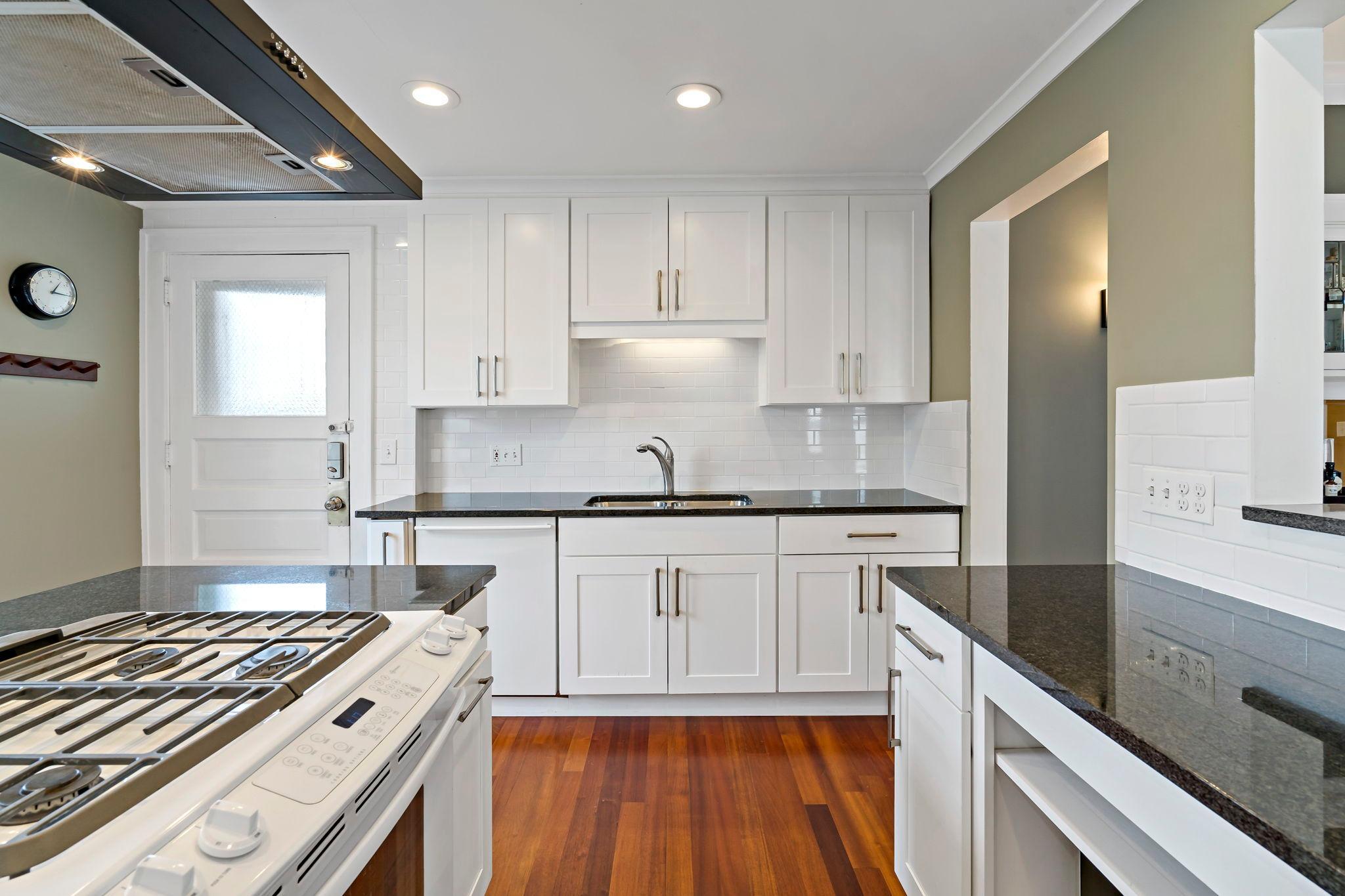 View of Residential at 2407 Girard Avenue #6, Minneapolis MN 55405, Minneapolis (14 of 31) - Mike Wilen | Minnesota Team Real Estate