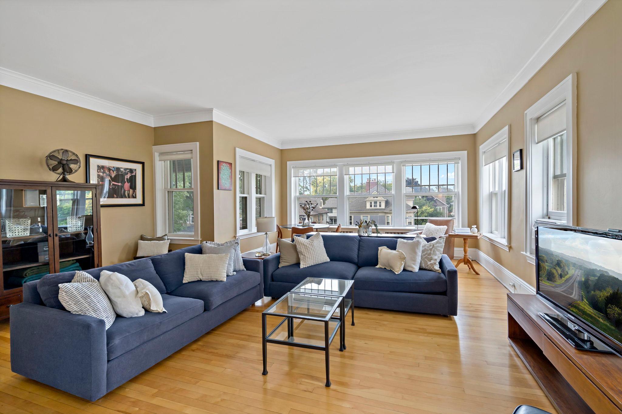 View of Residential at 2407 Girard Avenue #6, Minneapolis MN 55405, Minneapolis (12 of 31) - Mike Wilen | Minnesota Team Real Estate