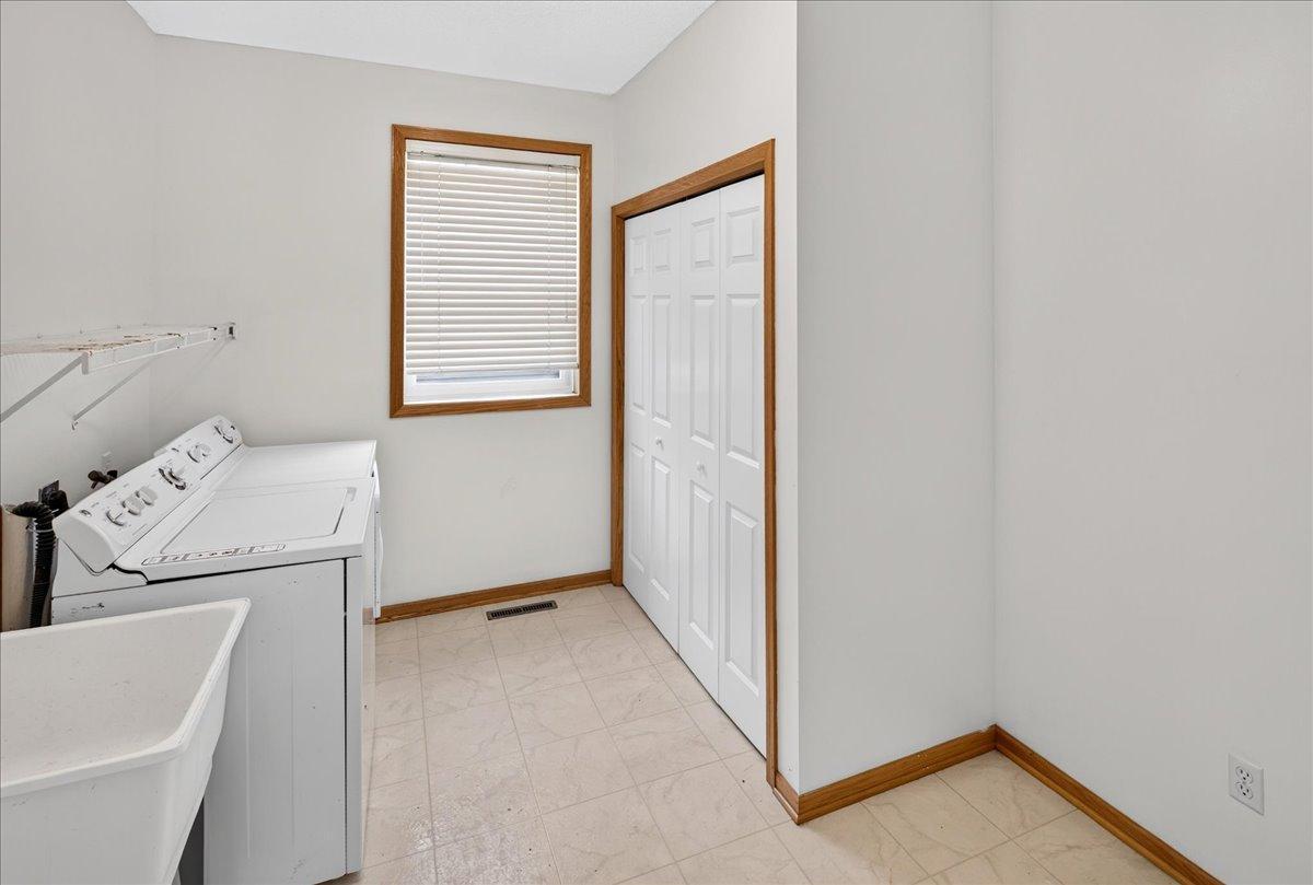 View of Residential at 10996 Nassau Circle, Blaine MN 55449, Blaine (22 of 32) - Mike Wilen | Minnesota Team Real Estate