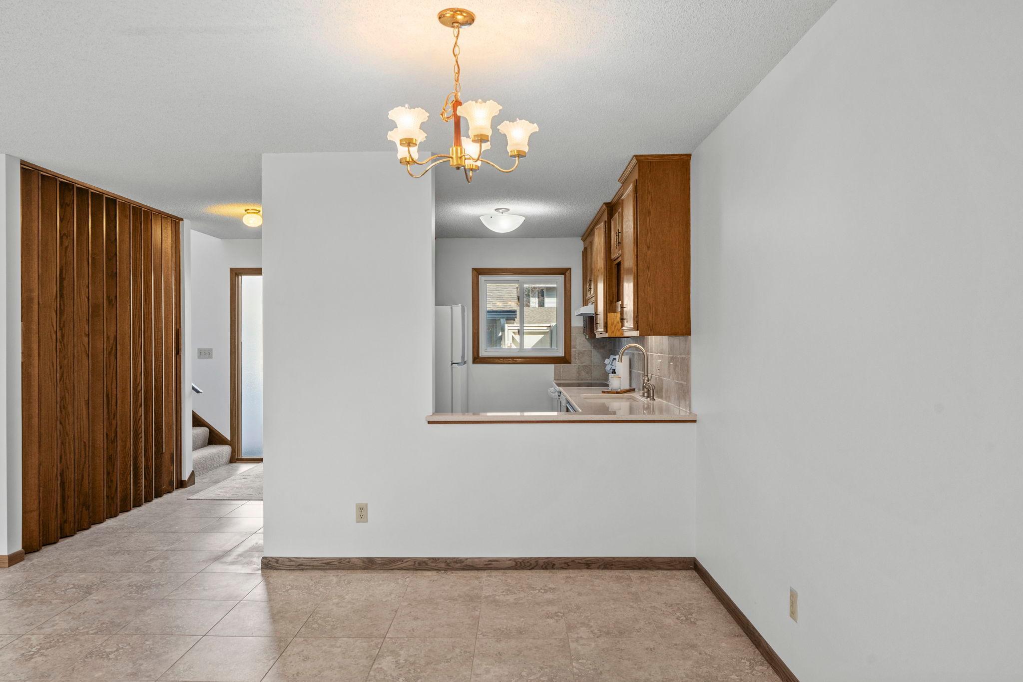 View of Residential at 6612 Gretchen Lane, Oakdale MN 55128, Oakdale (17 of 50) - Mike Wilen | Minnesota Team Real Estate