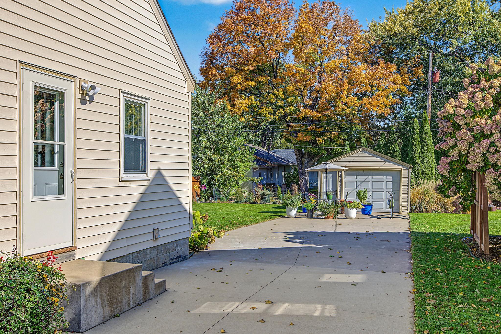 View of Residential at 1246 Smith Avenue, West Saint Paul MN 55118, West Saint Paul (13 of 36) - Mike Wilen | Minnesota Team Real Estate