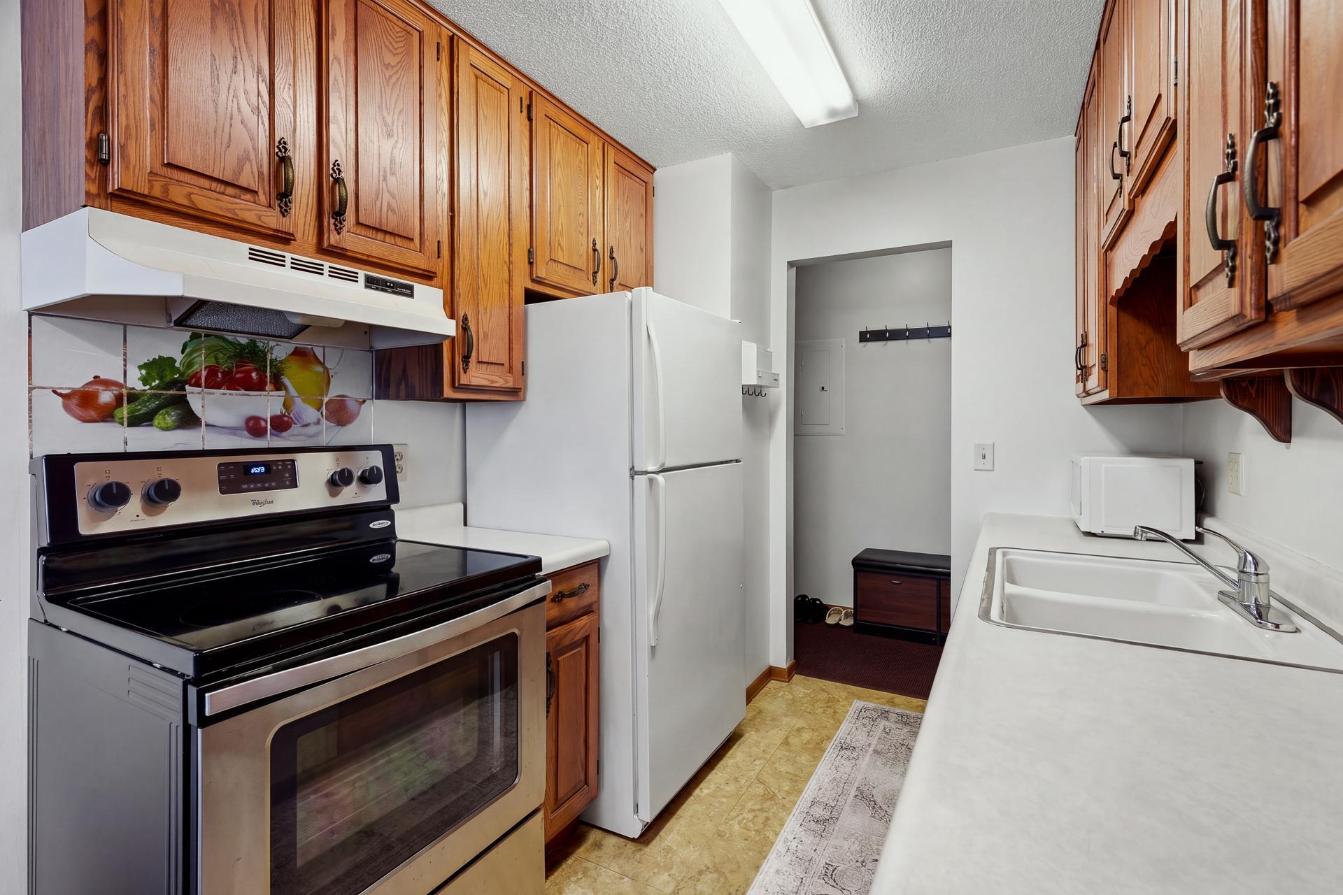 View of Commercial Sale at 4621 University Avenue, Columbia Heights MN 55421, Columbia Heights (31 of 46) - Mike Wilen | Minnesota Team Real Estate