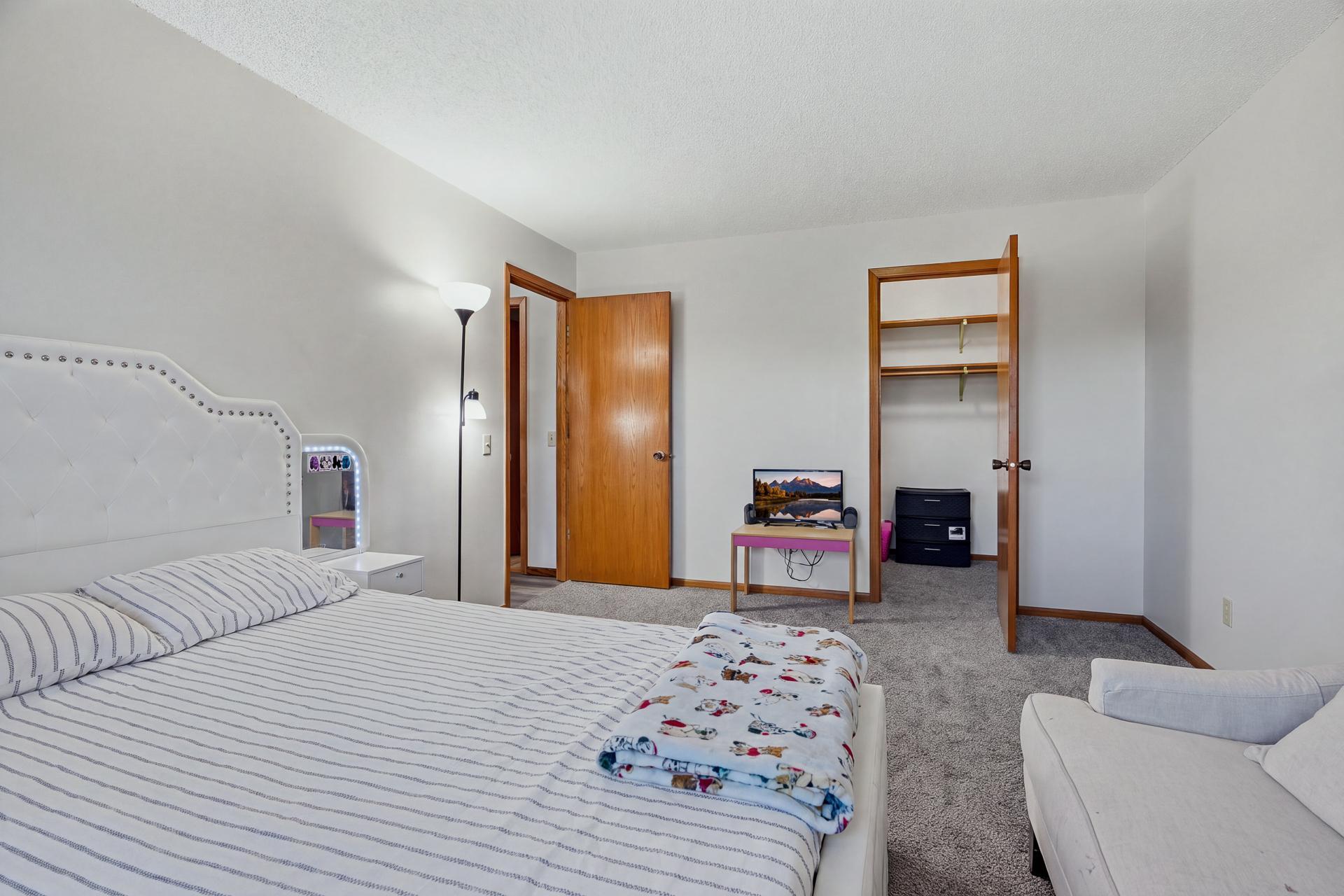 View of Commercial Sale at 4621 University Avenue, Columbia Heights MN 55421, Columbia Heights (24 of 46) - Mike Wilen | Minnesota Team Real Estate