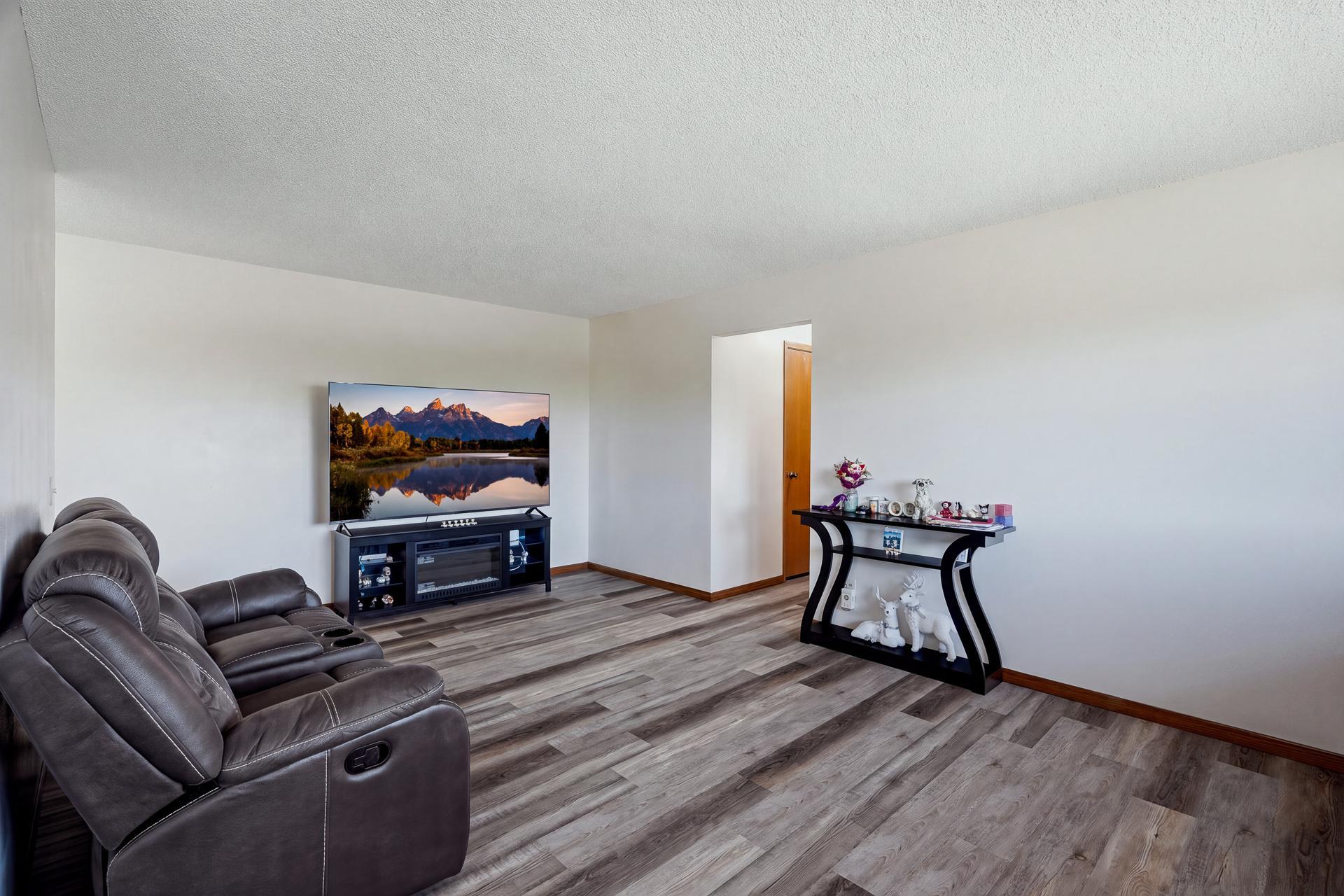 View of Commercial Sale at 4621 University Avenue, Columbia Heights MN 55421, Columbia Heights (16 of 46) - Mike Wilen | Minnesota Team Real Estate
