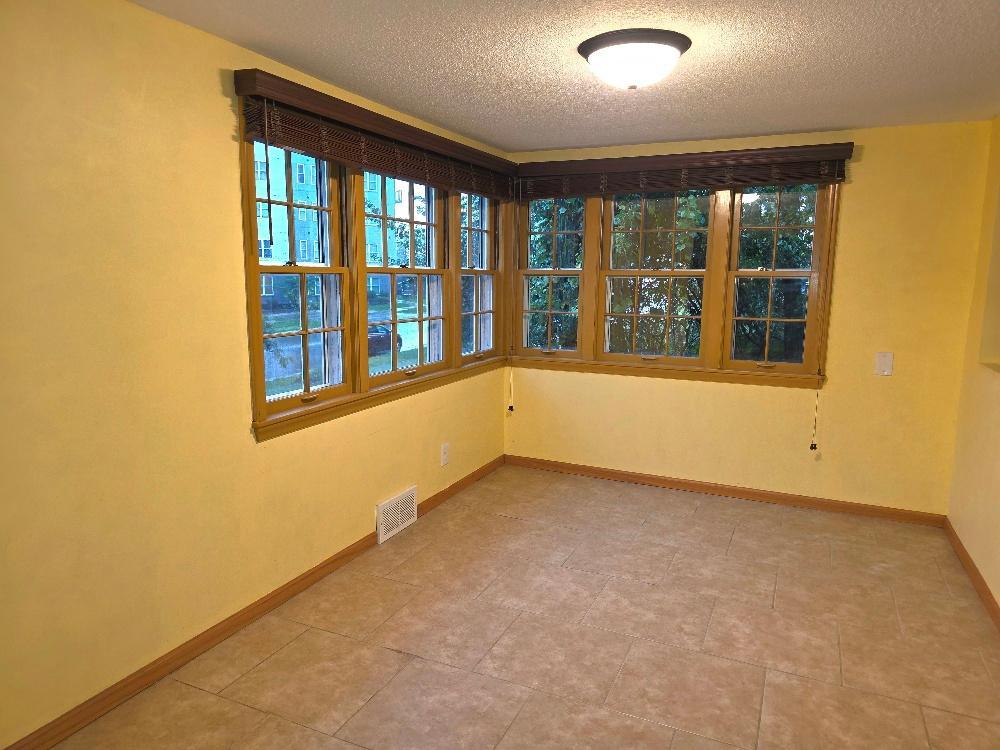 View of Residential at 909 Old Lexington Avenue, Saint Paul MN 55116, Saint Paul (27 of 41) - Mike Wilen | Minnesota Team Real Estate