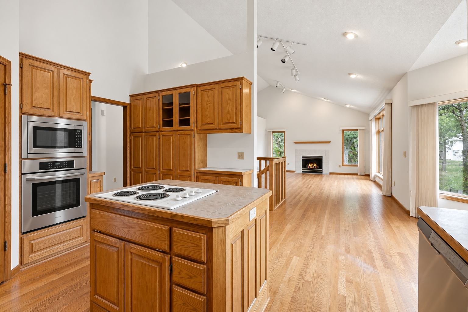 View of Residential at 3200 Bent Tree Hills Drive, New Brighton MN 55112, New Brighton (17 of 33) - Mike Wilen | Minnesota Team Real Estate